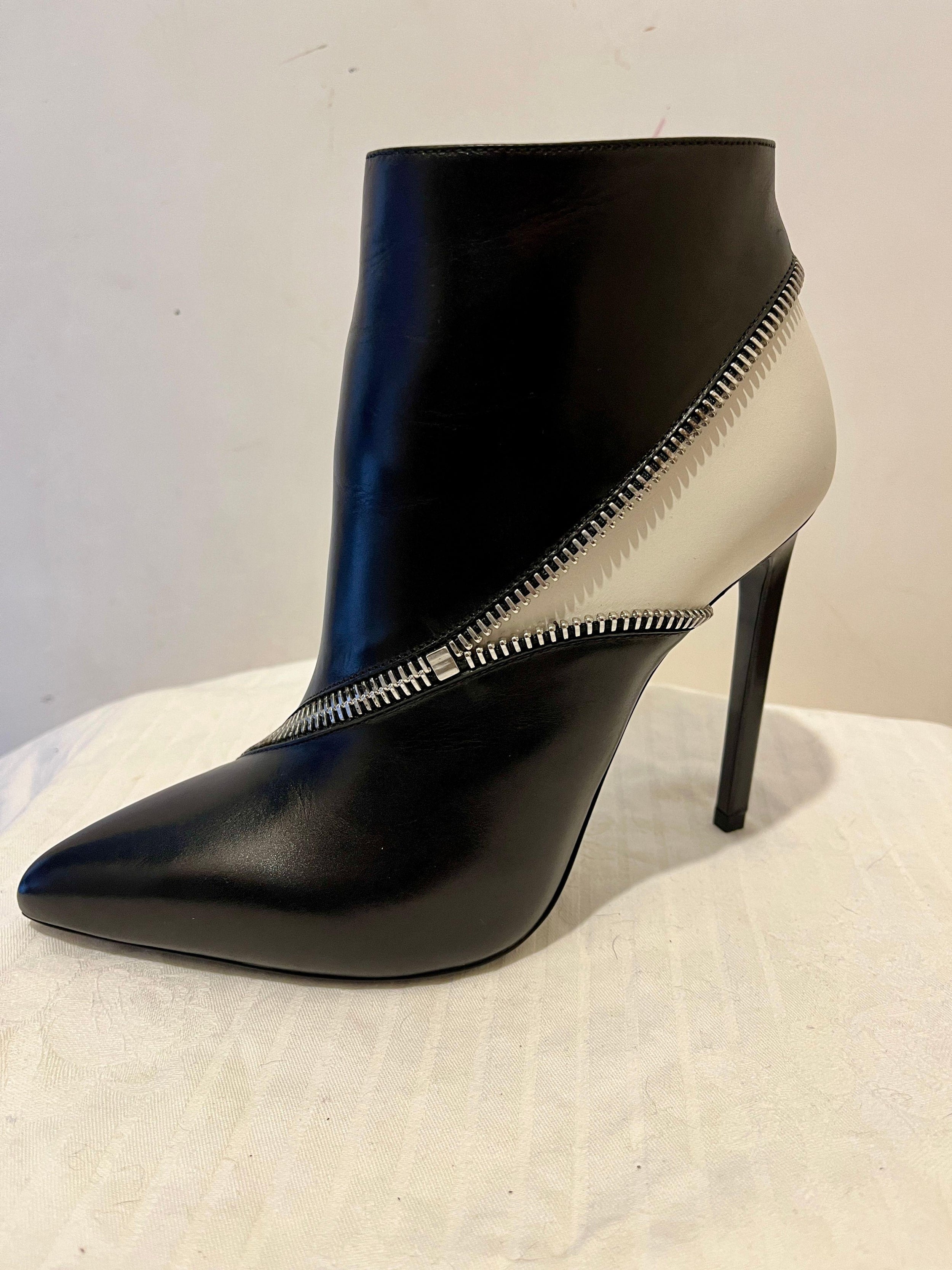 Paris 110 Zip Detail Ankle Boots