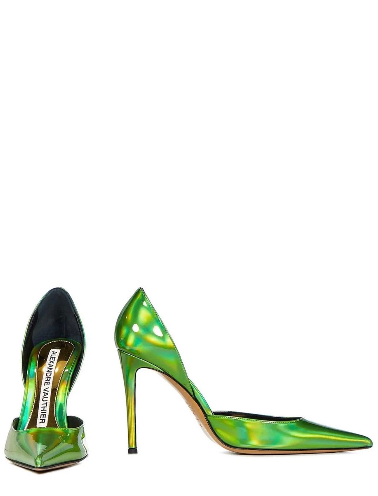 Metallic green exaggerated point toe heeled pumps
