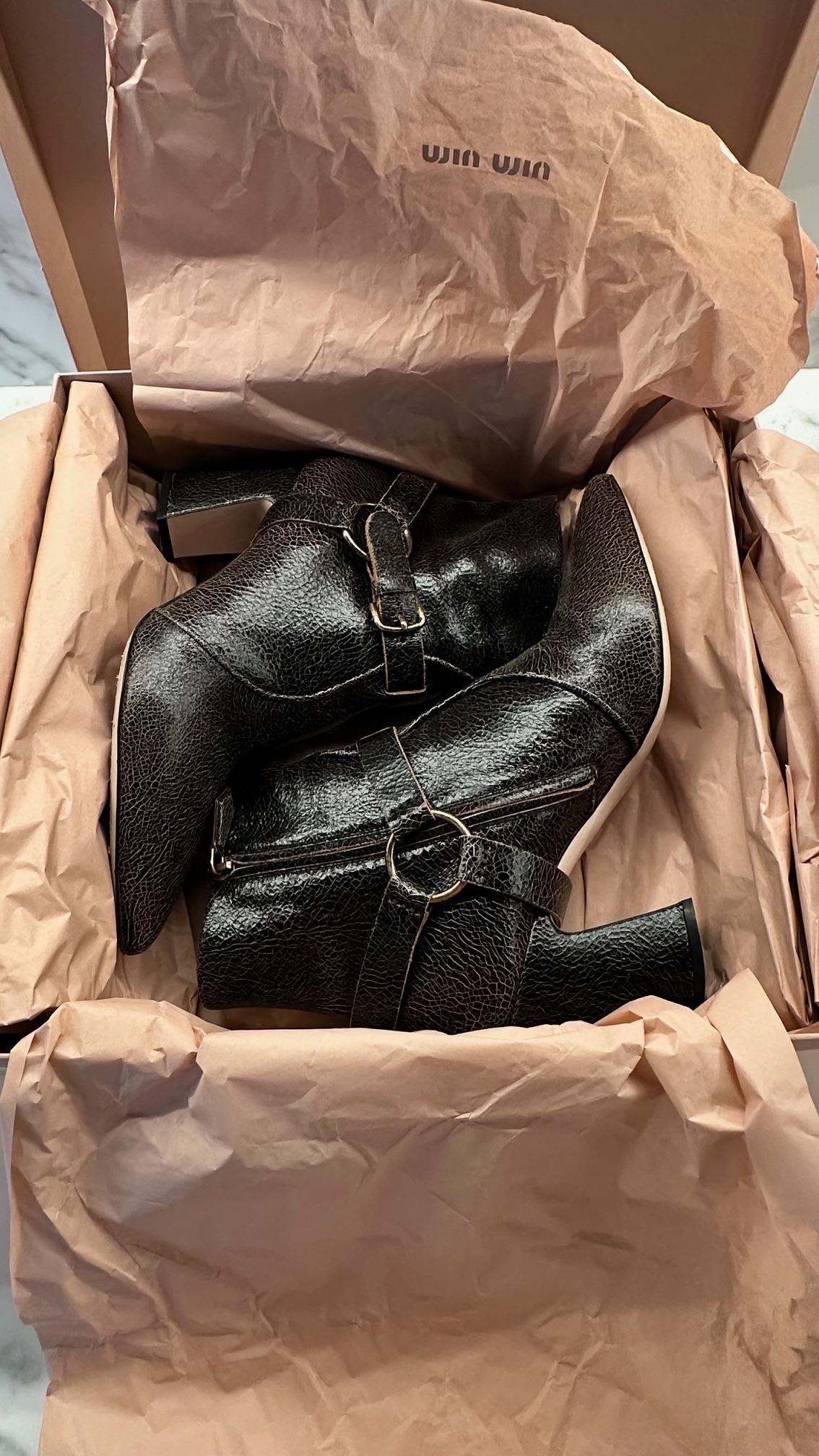 Eabno Leather Buckle Detail Ankle Boots