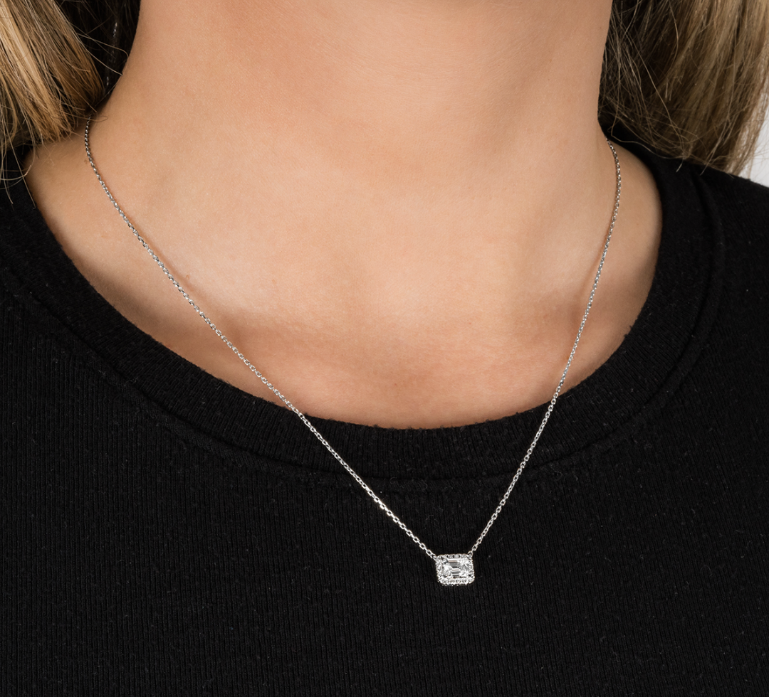 18ct White Gold Diamond Pendant Necklace