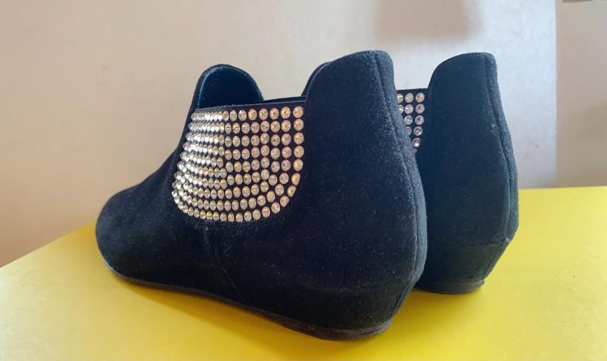 Giuseppe Zanotti Crystal-embellished suede ankle boots