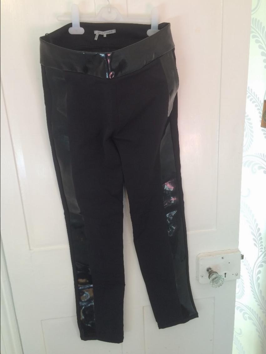 Les Chiffoniers black trousers