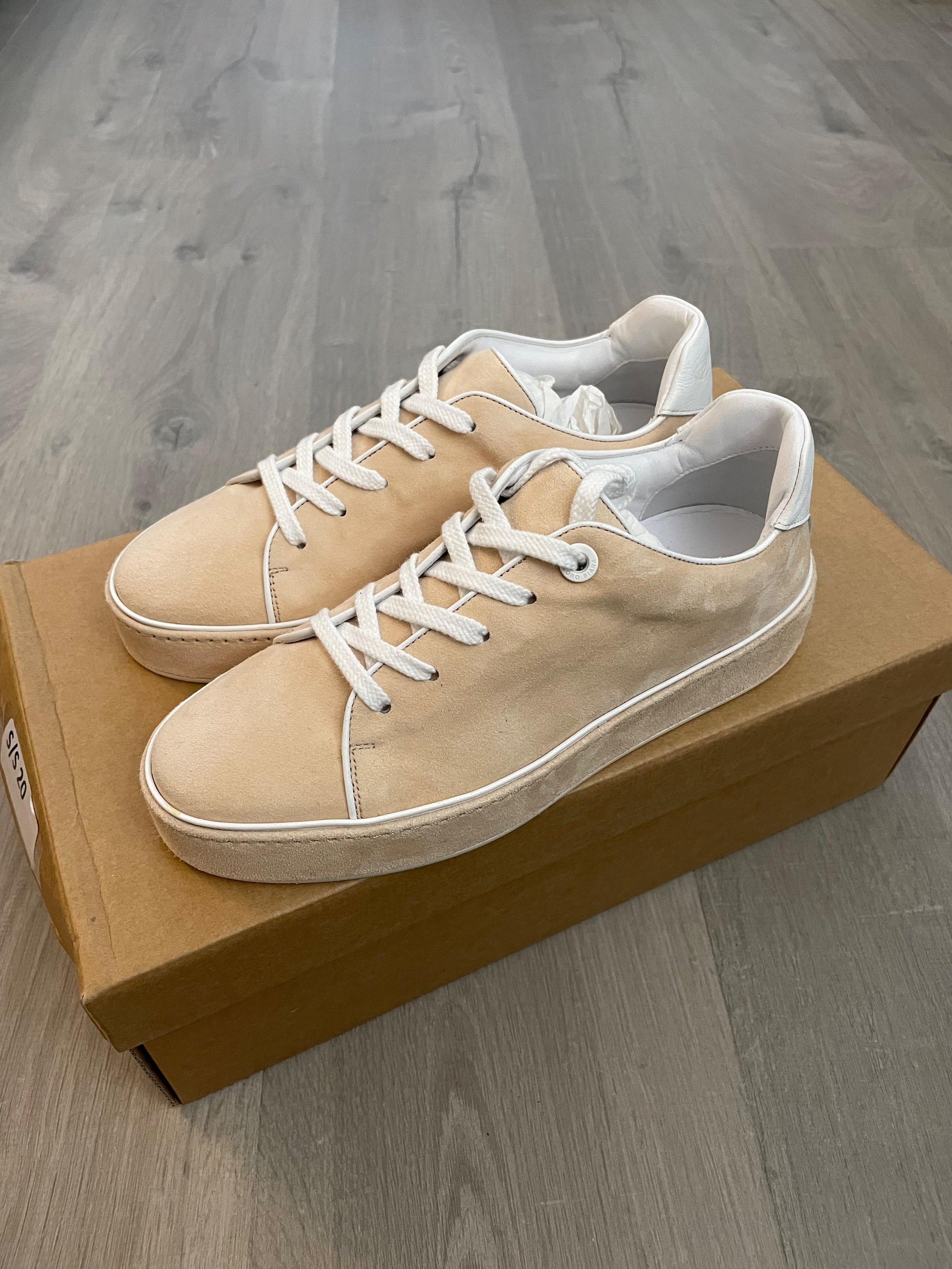 Pink suede Nuages trainers