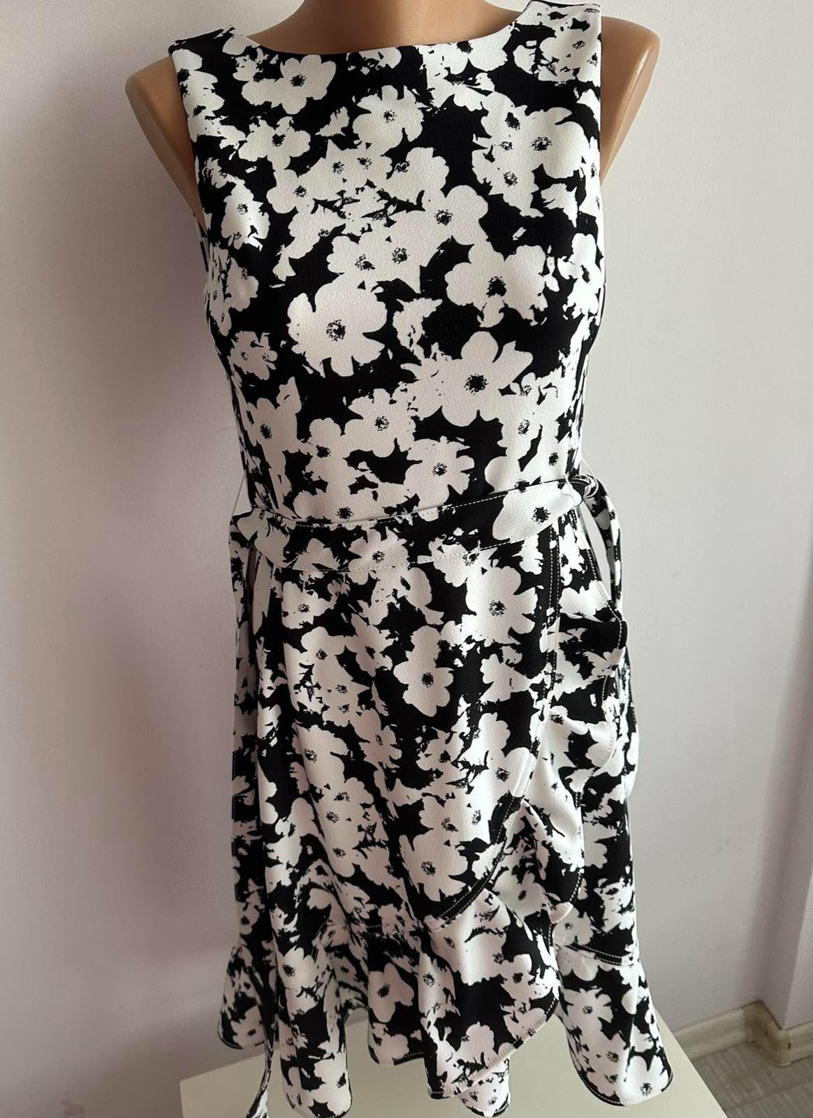 Floral Printed Black & White Sleeveless Dress