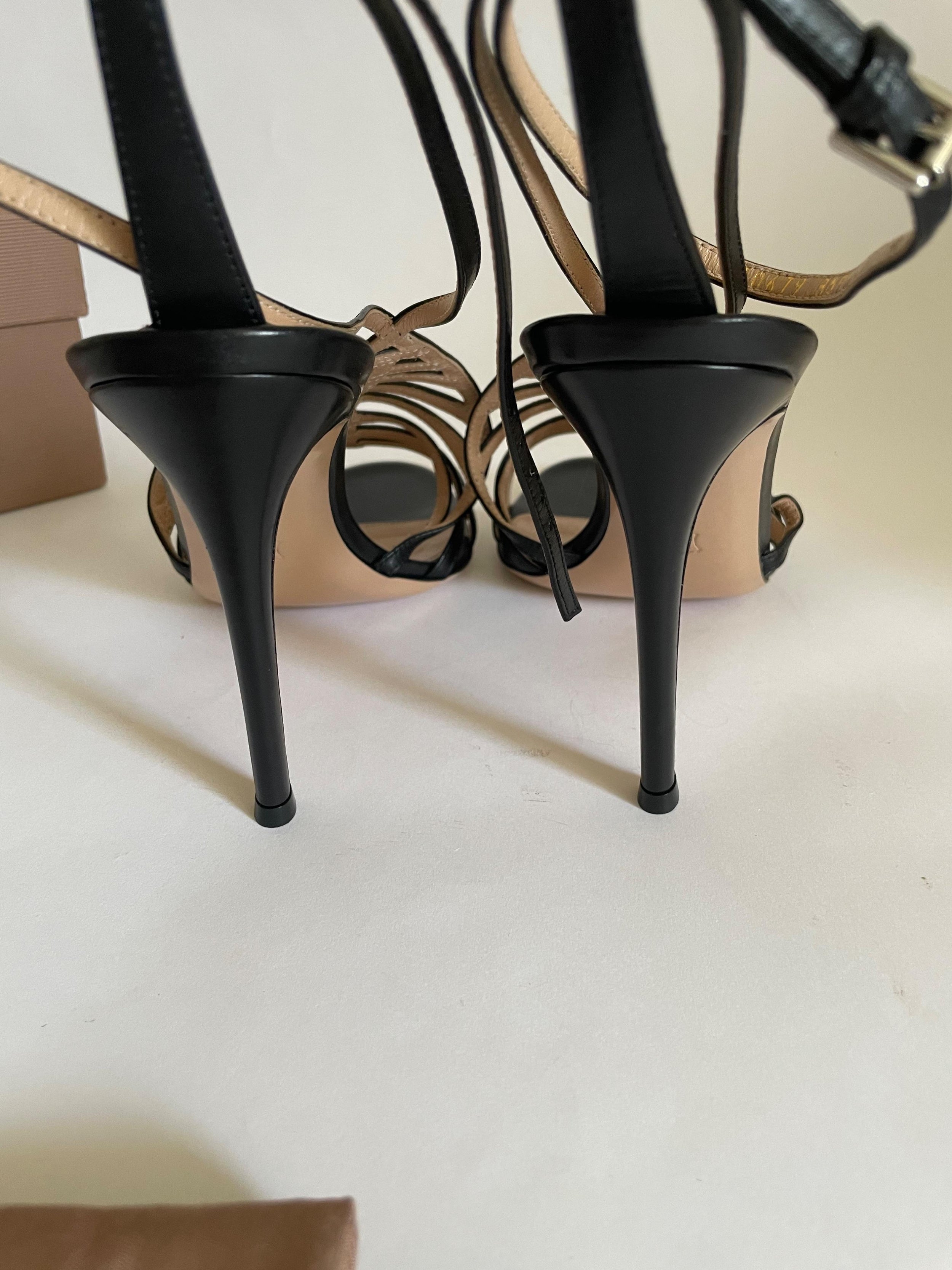 Black Leather Vega Sandals