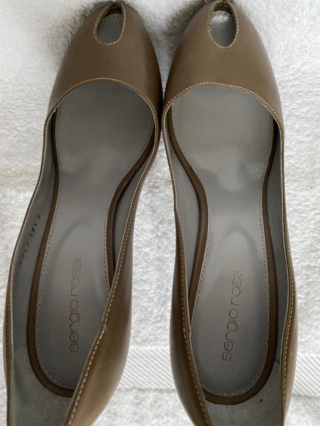 Sergio Rossi Khaki Leather Pumps