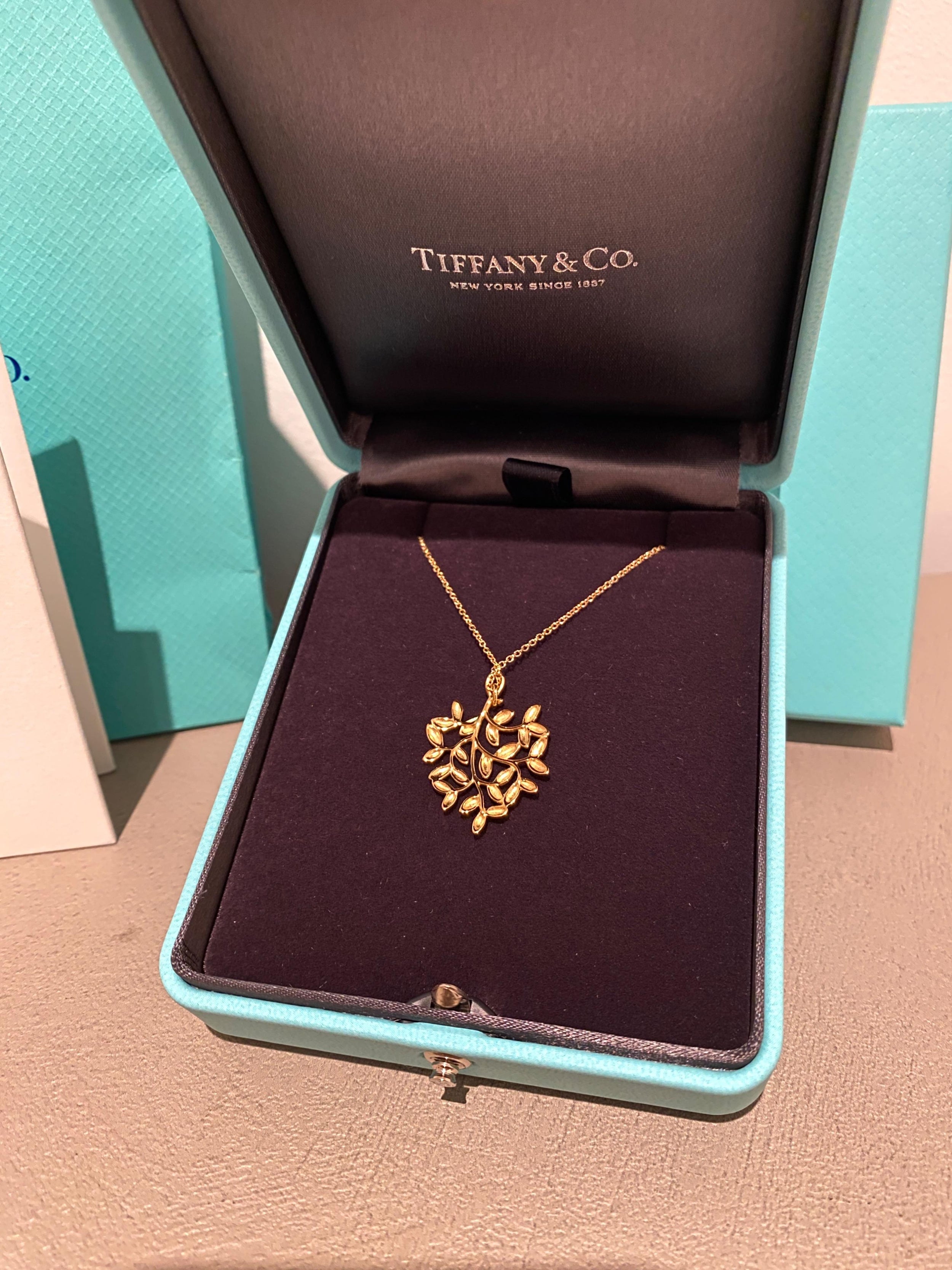 Tiffany  Paloma Picasso Olive Leaf Pendant