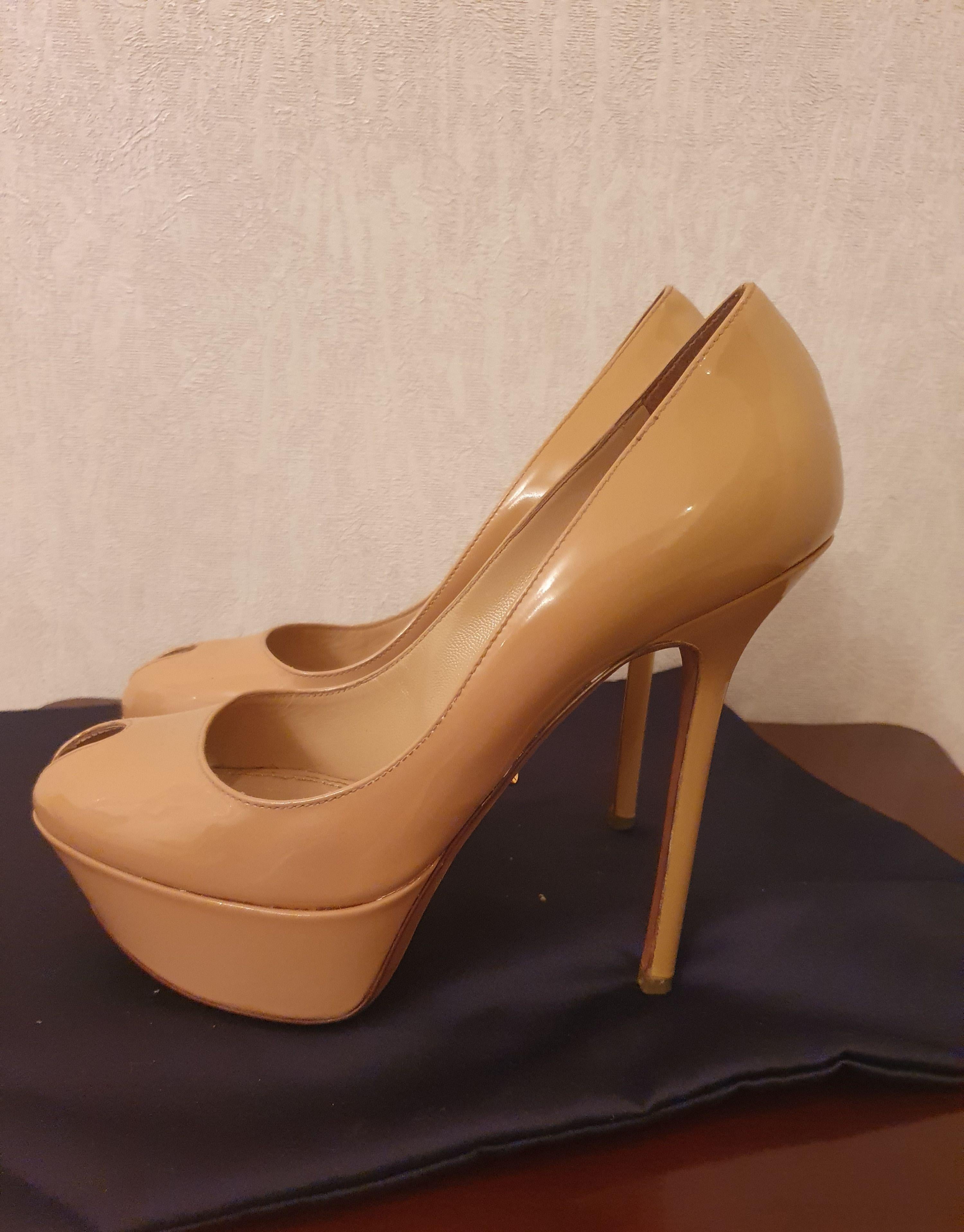 Nude patent leather Cachet platform heeled pumps