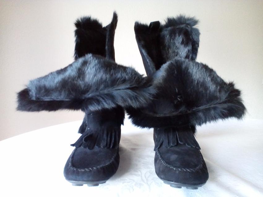 YVES SAINT LAURENT  Anckle boots in suede with fur