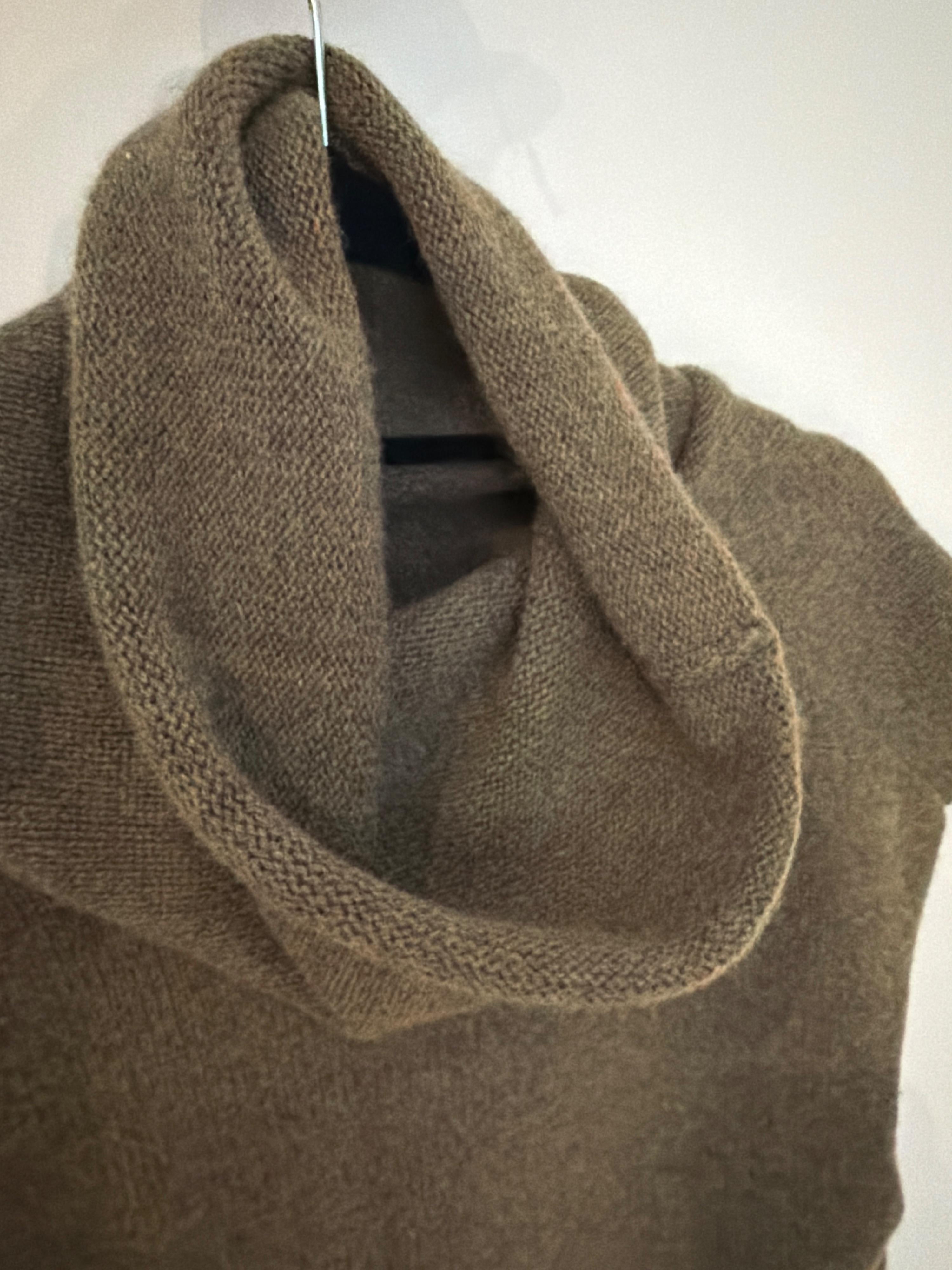 Chloe Brown Cashmere Sleeveless Rollneck