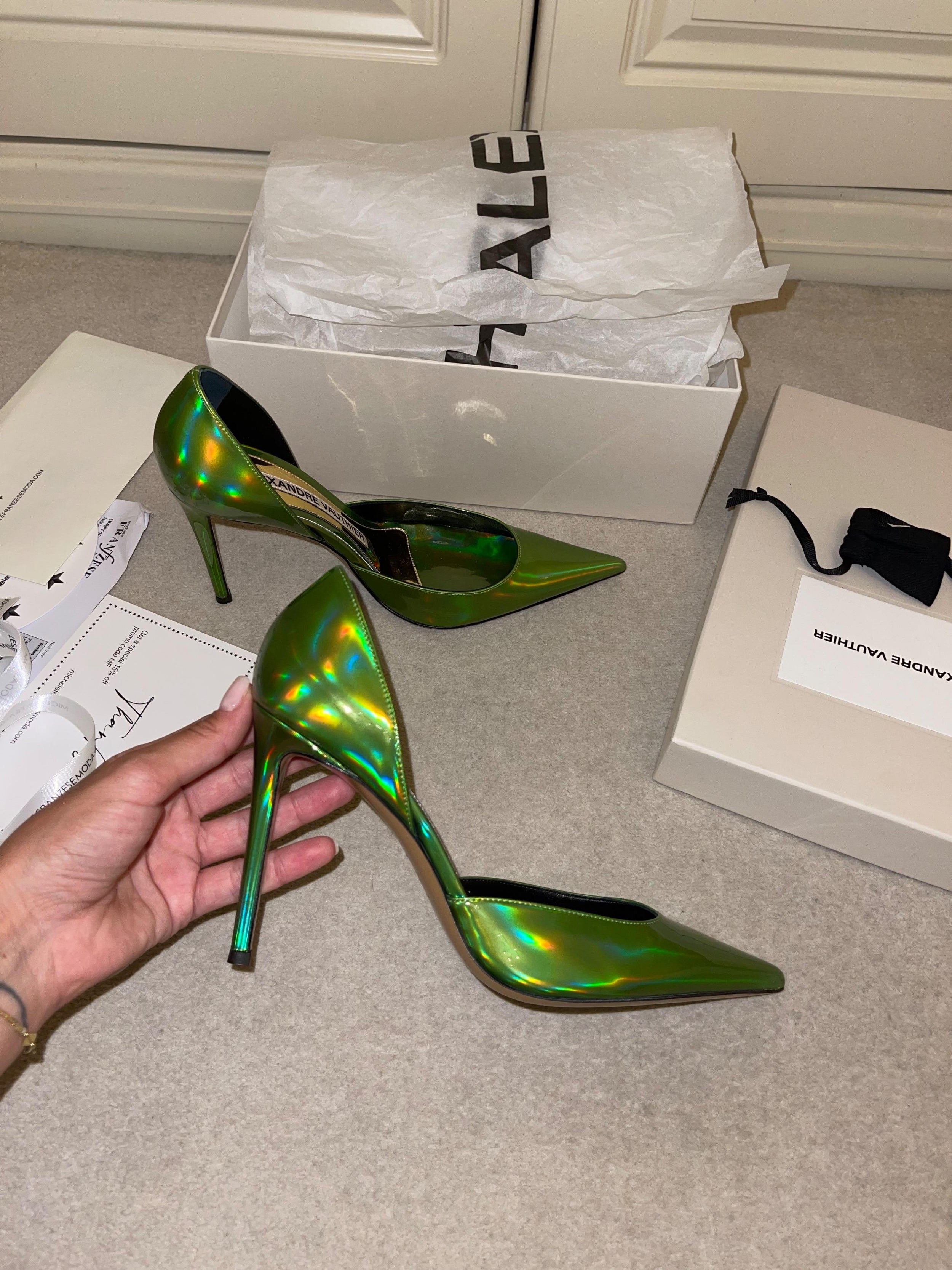 Metallic green exaggerated point toe heeled pumps