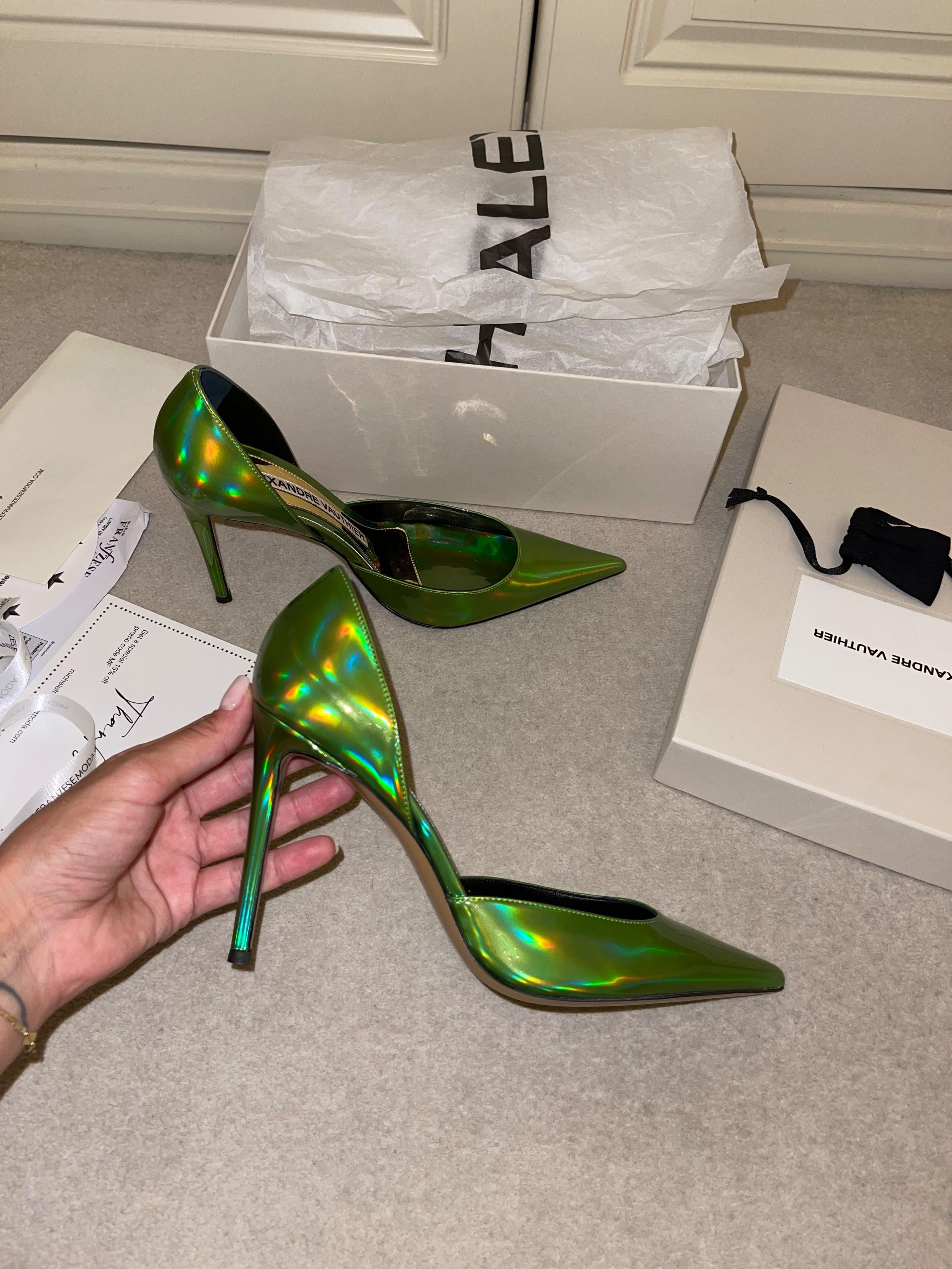 Metallic green exaggerated point toe heeled pumps