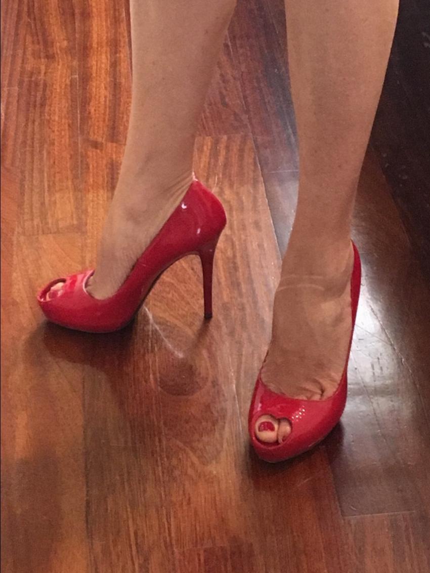 Alexander McQueen Red Peep-Toe Love Pumps
