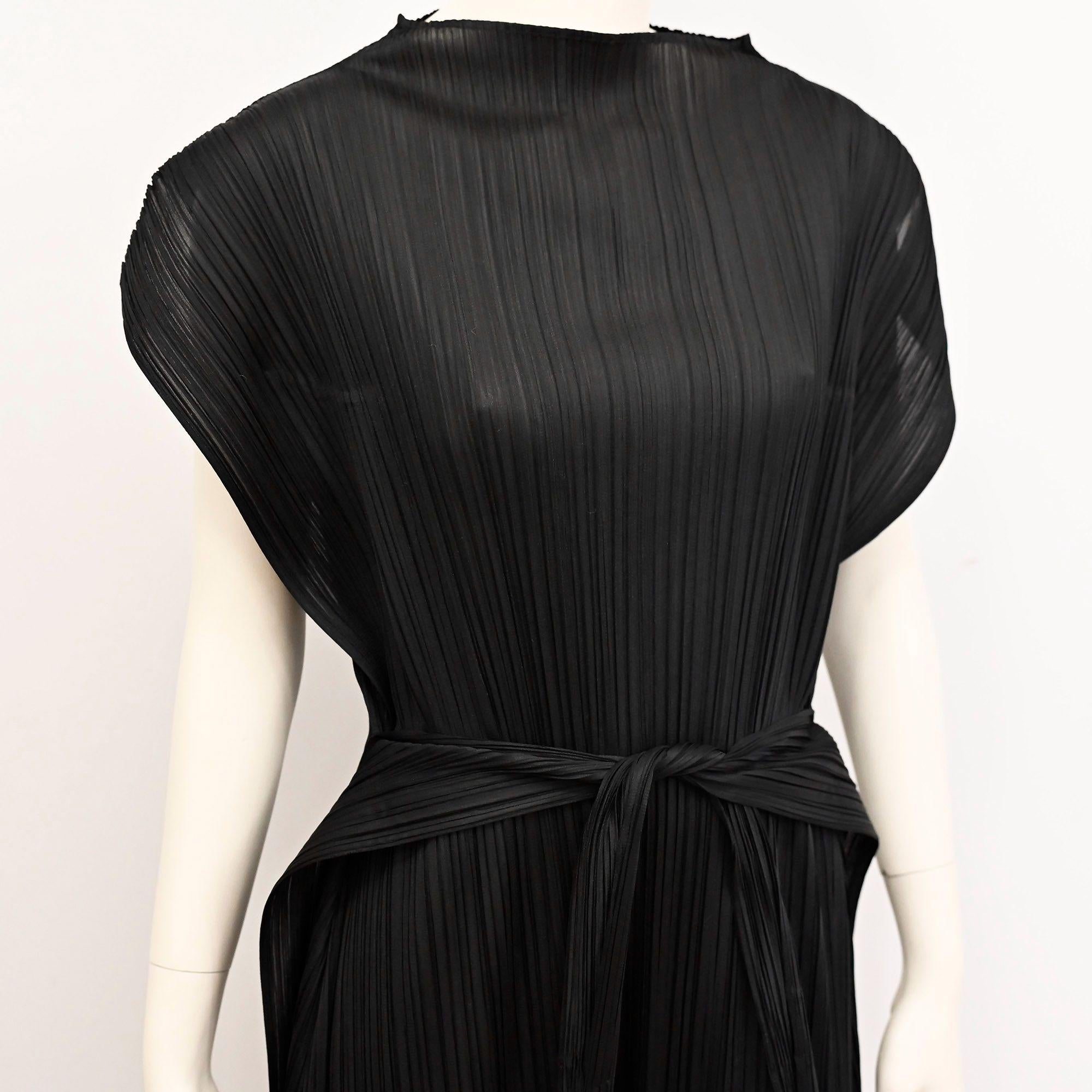 Black Pleats Please Confetti Bits Mock Neck dress