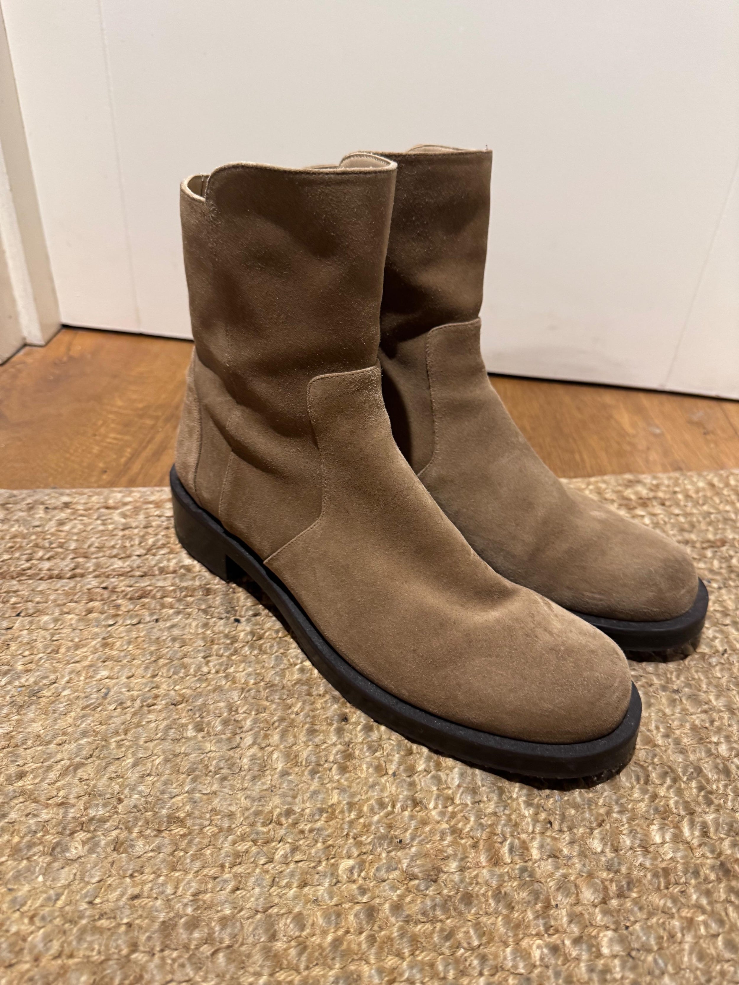 Stuart Weitzman Short Suede Boots