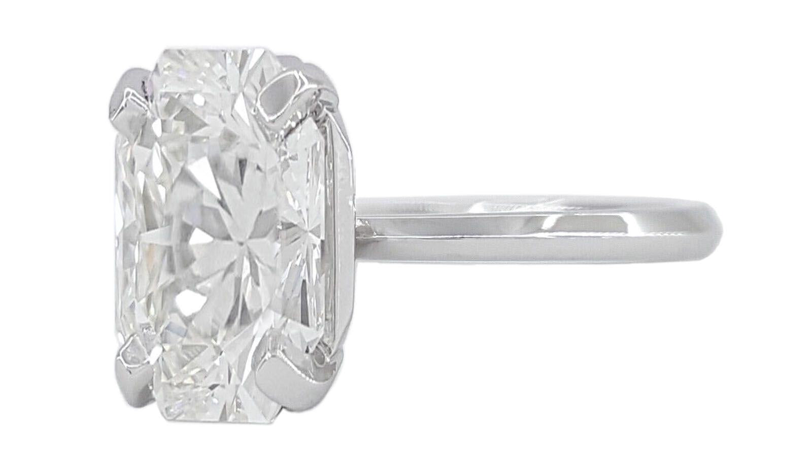 Verde 2ct IGI Certified Lab-grown Radiant Cut Diamond Ring