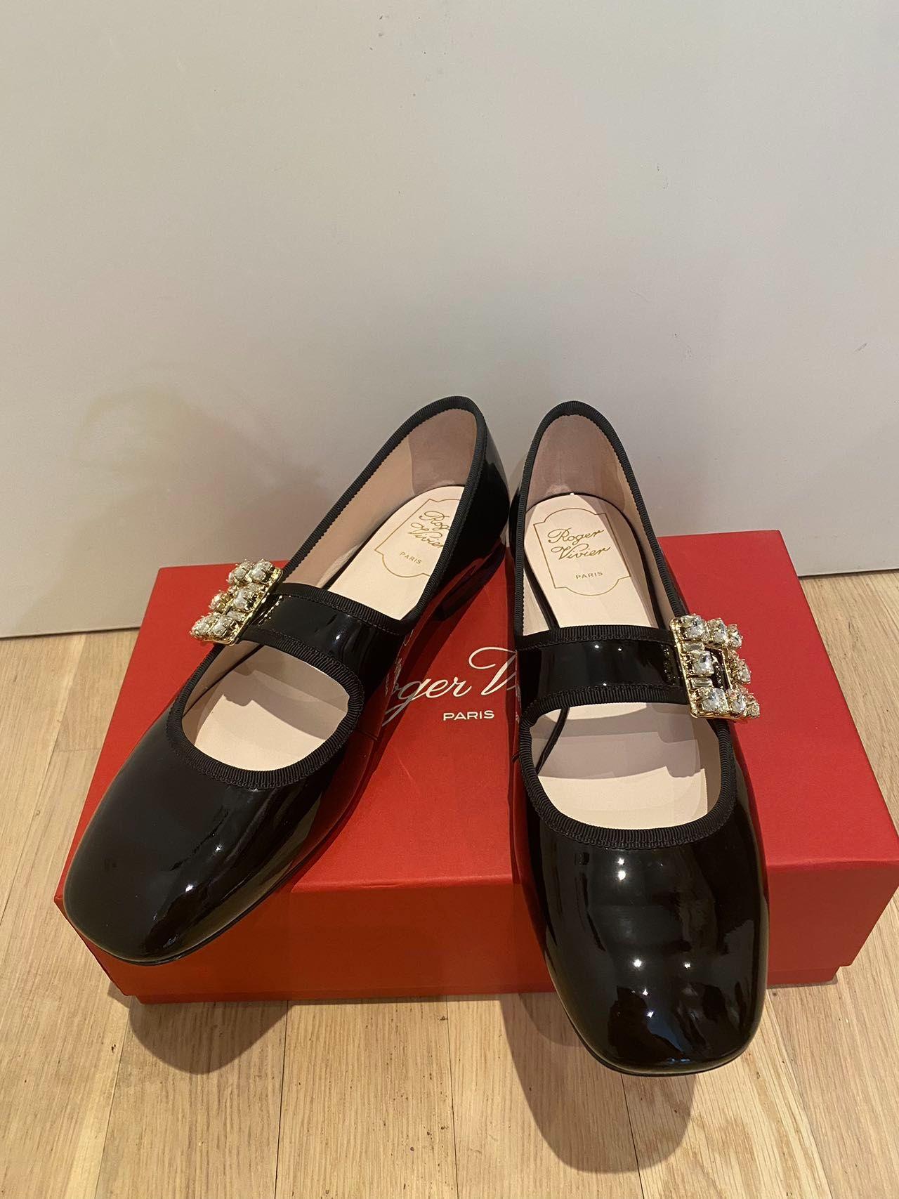 Roger Vivier Tres Vivier Strass Patent Leather Ballerina Flats