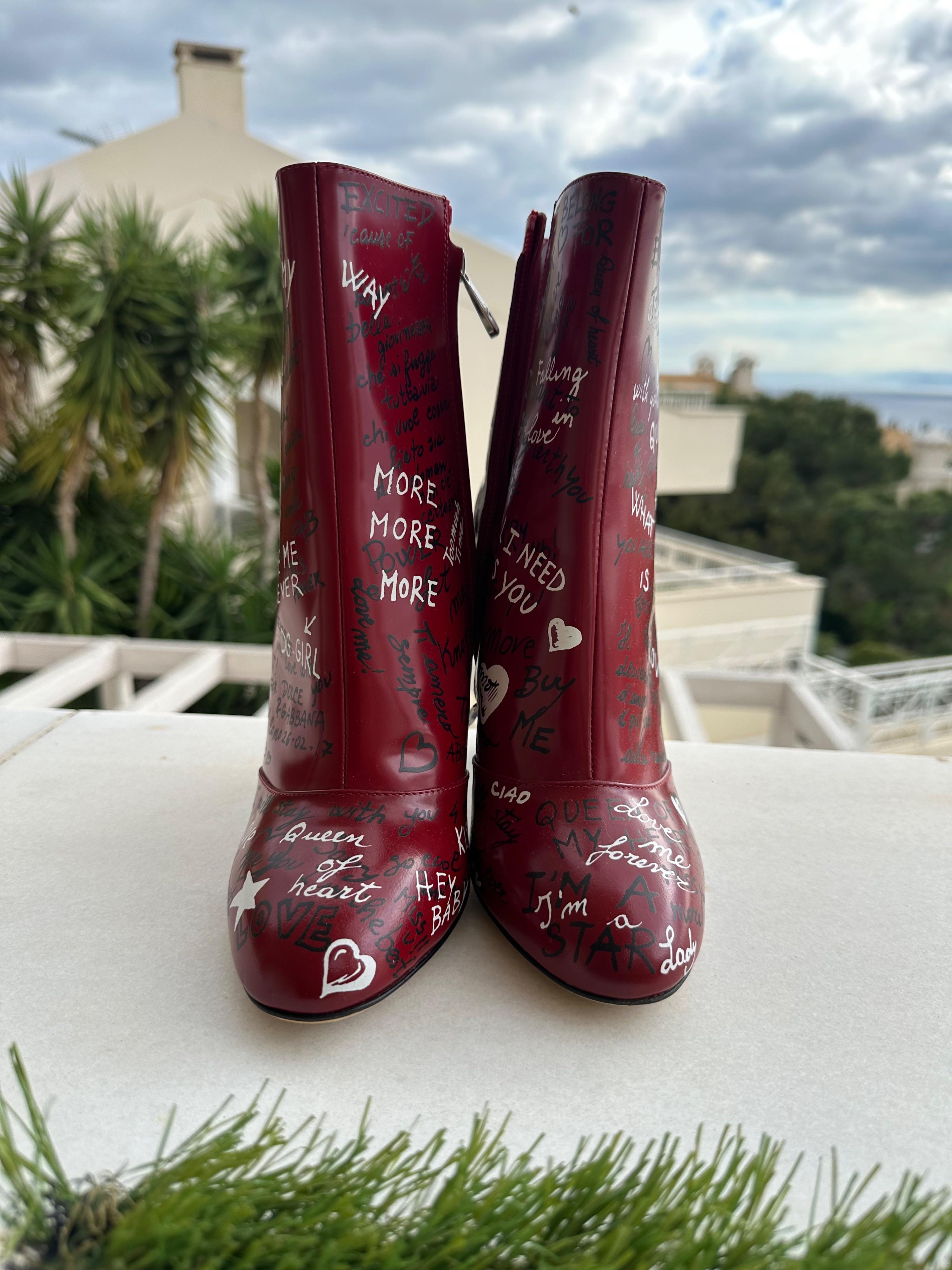 Dlce & Gabbana Red Graffiti Print Heeled Boots