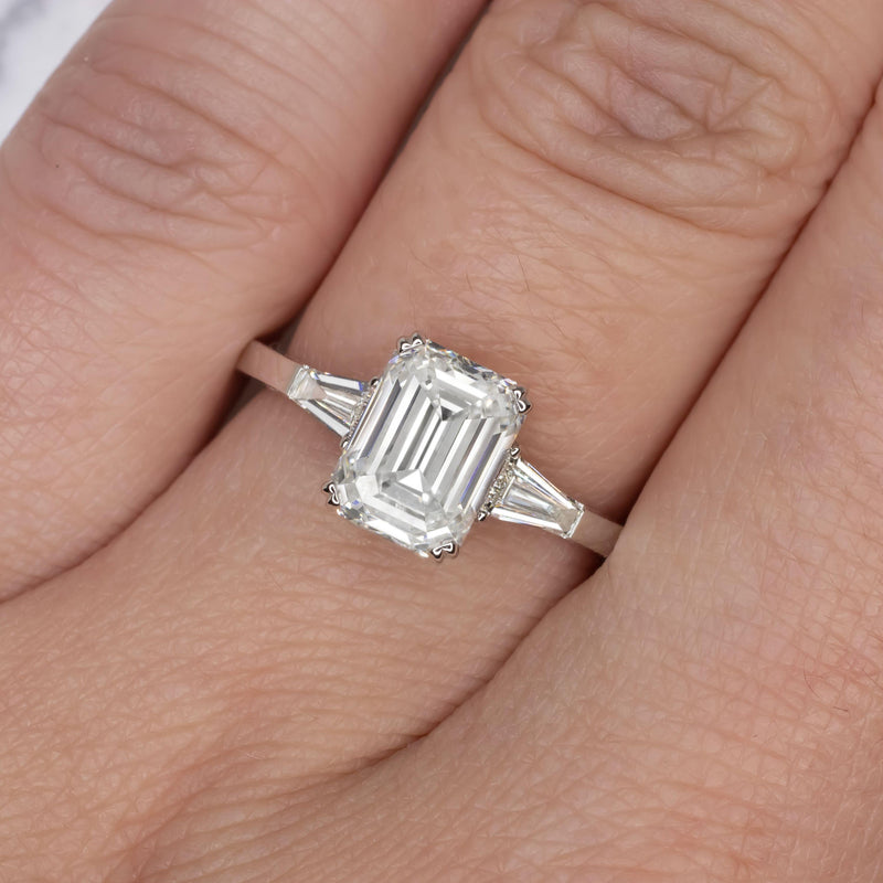 Verde 2ct IGI Certified Lab-grown Emerald Cut Diamond Ring