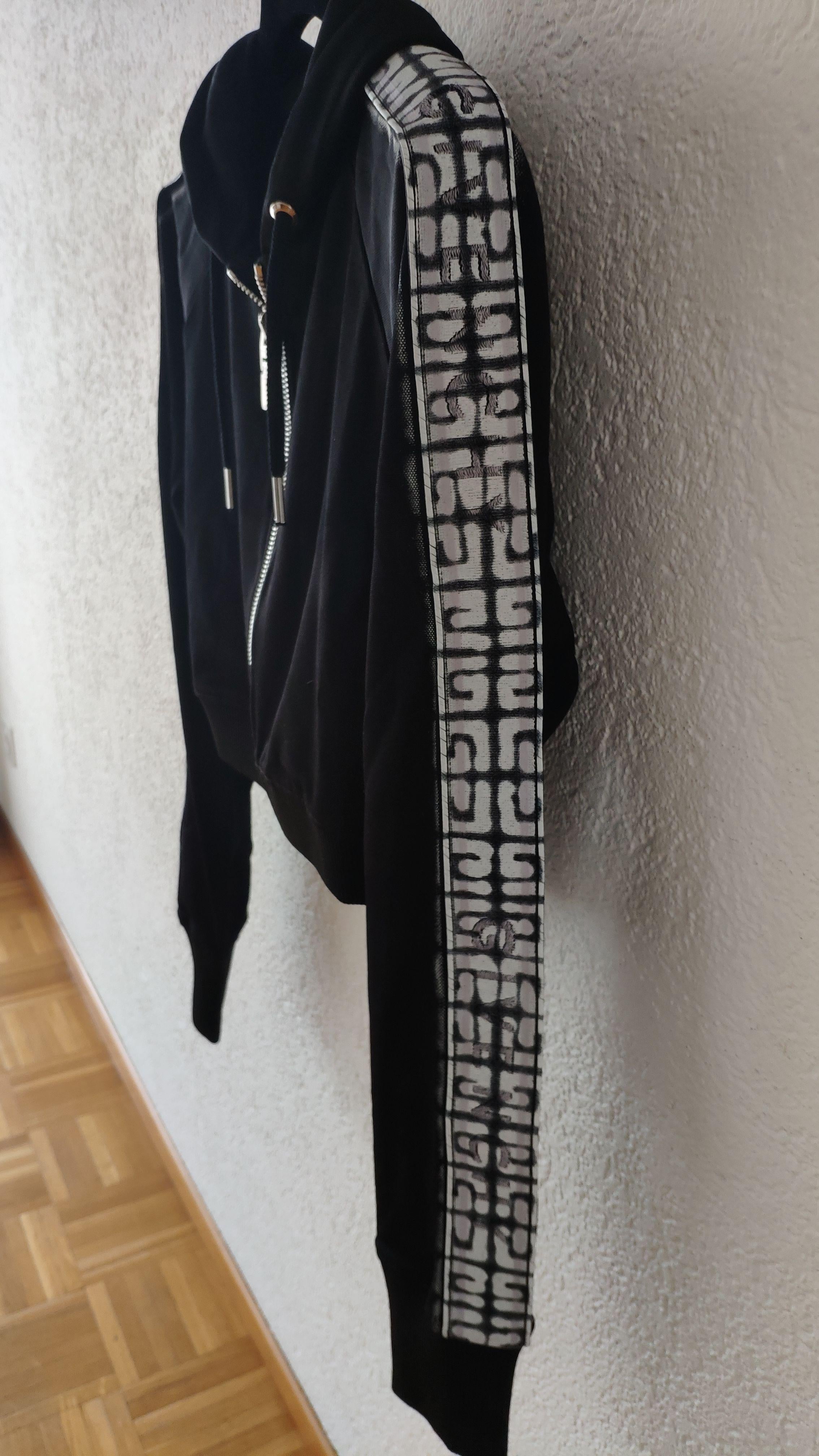 Givenchy Black Cropped Sweatshirt