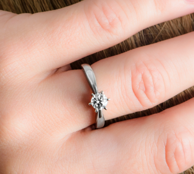 platinum & brilliant cut white diamond solitaire ring 52.5EU