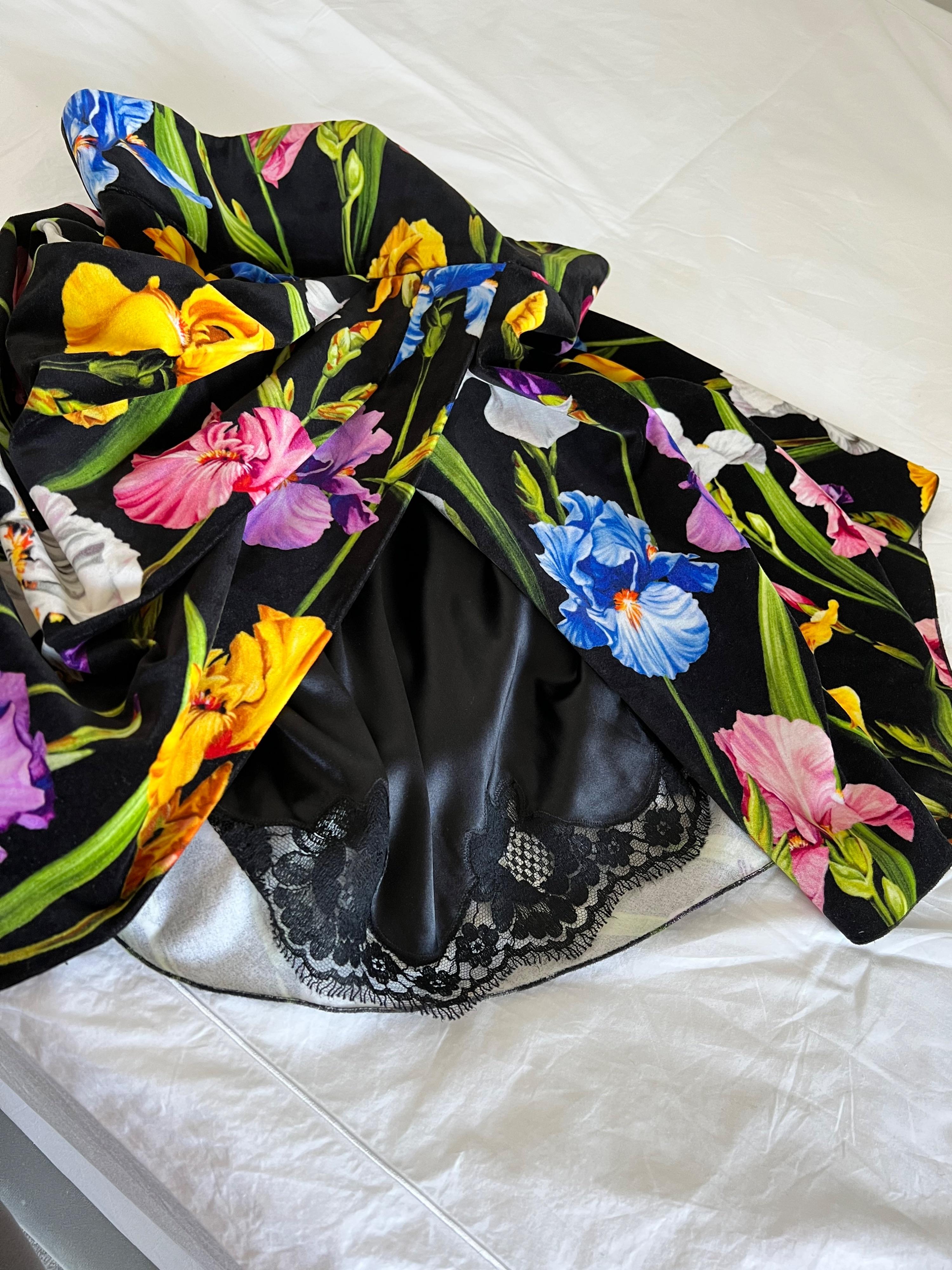 Black tulip printed velvet skirt