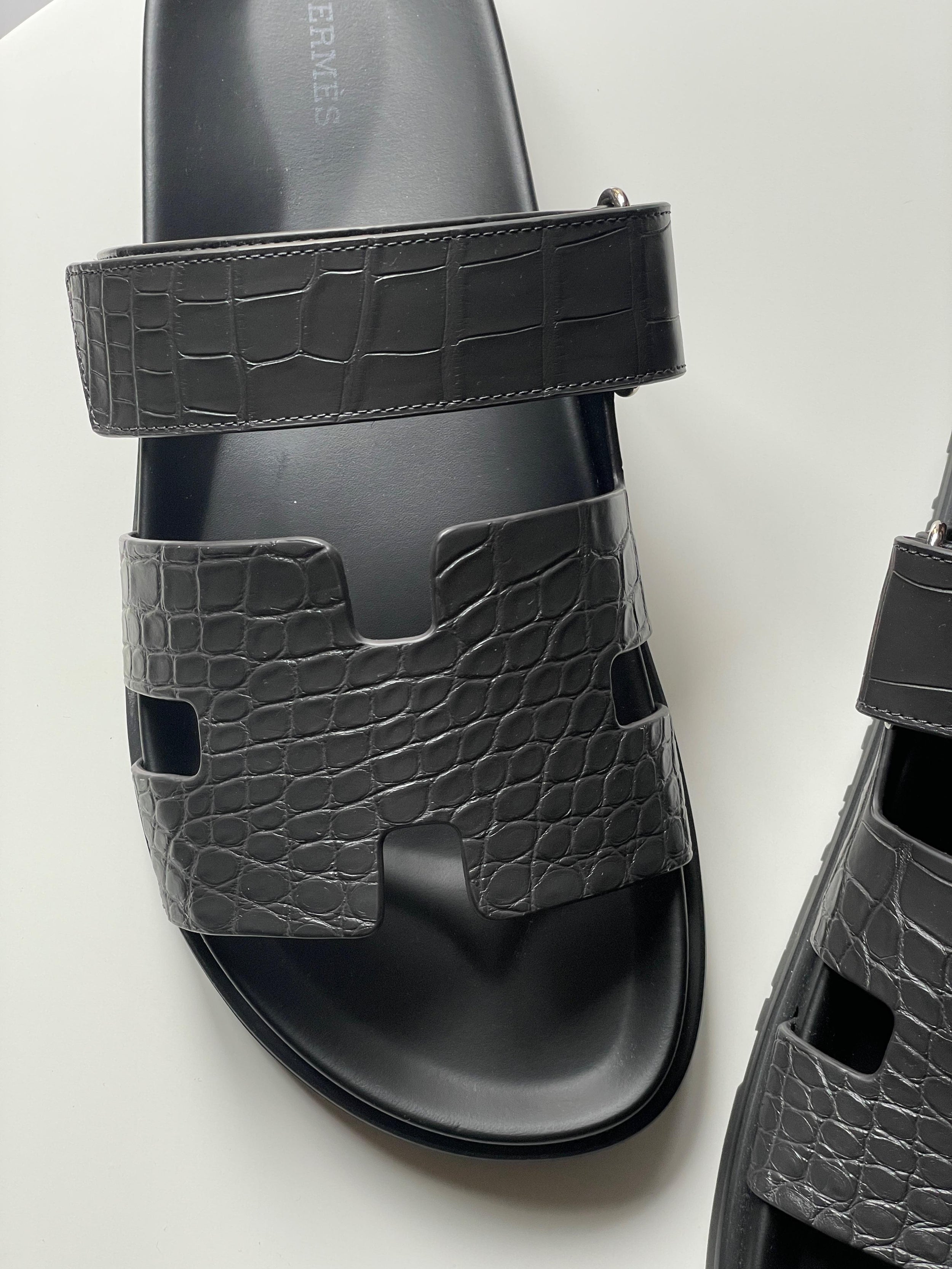Graphite Matte Mississippiensis Alligator Chypre Sandals