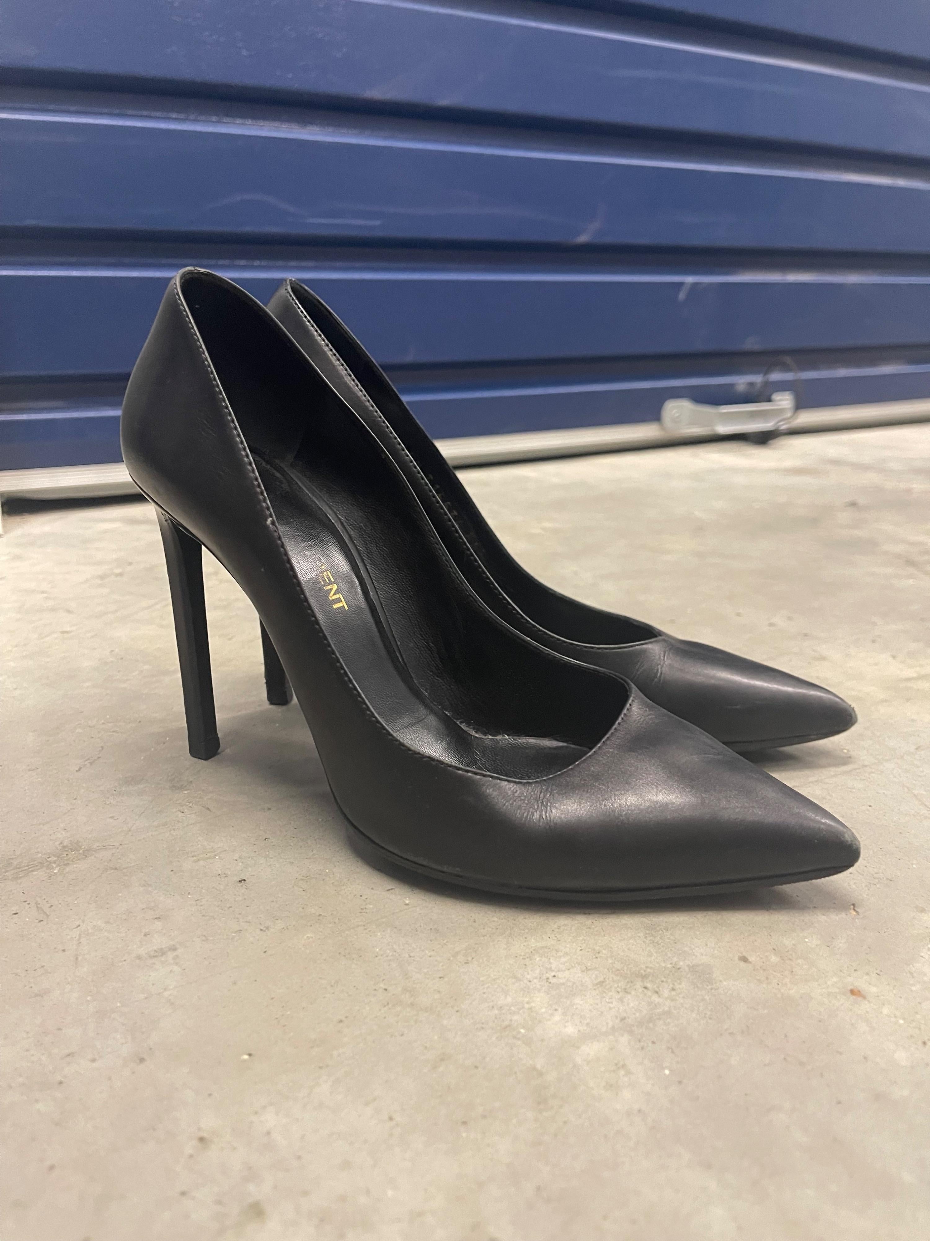 Anja 105 Black Leather Pointed Toe Pumps