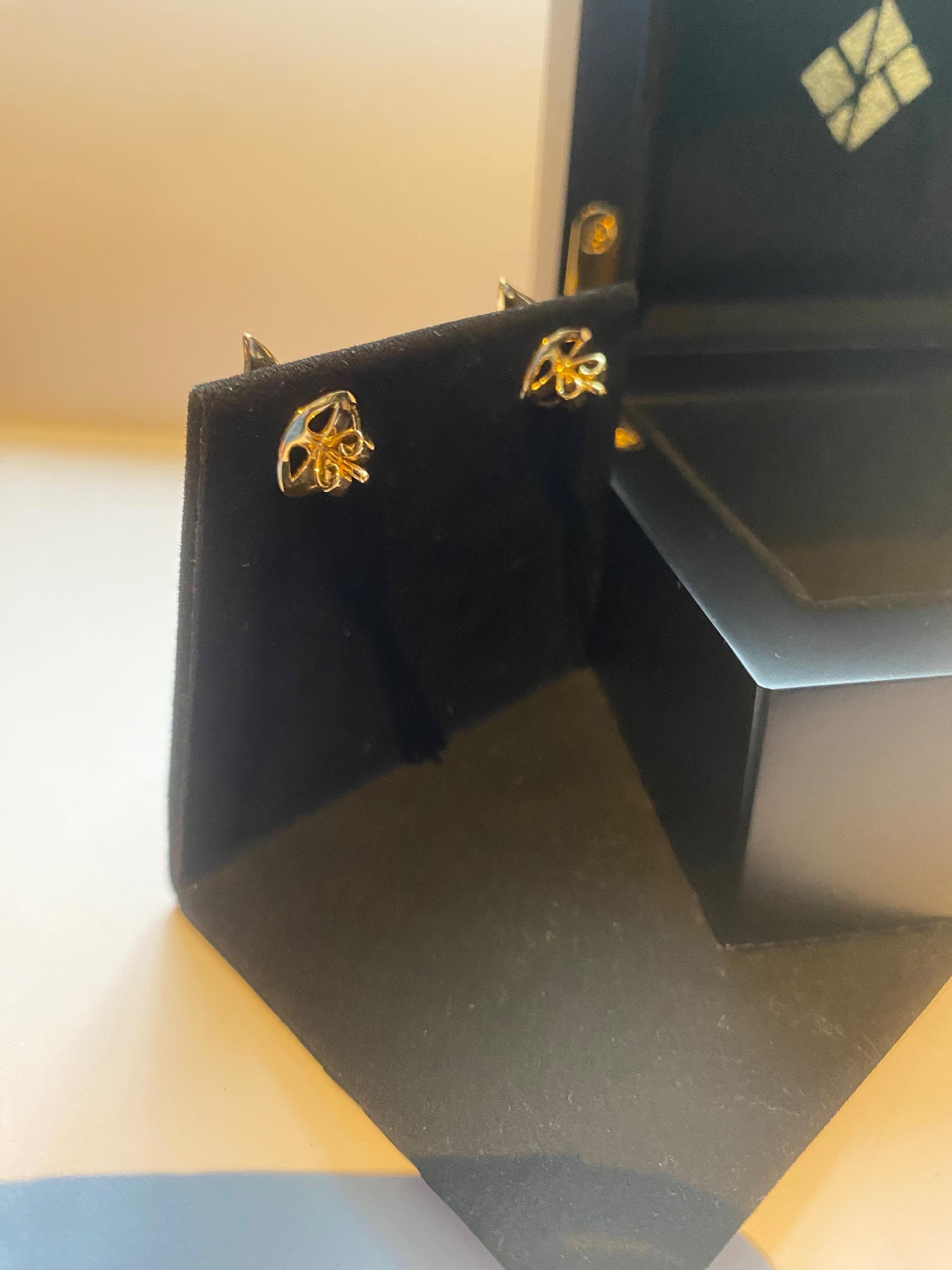 Kat Florence 18k Yellow Gold D Flawless Diamond Butterfly Earrings