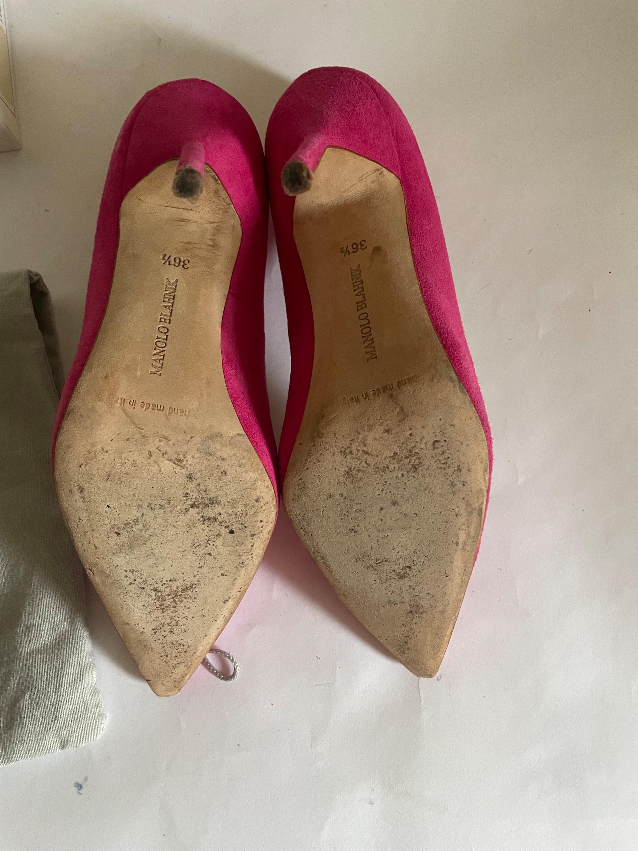BB 105 dark pink suede pumps