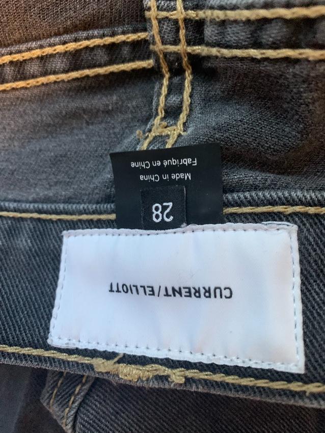 Current/Elliott Grey Distressed Cropped Jeans