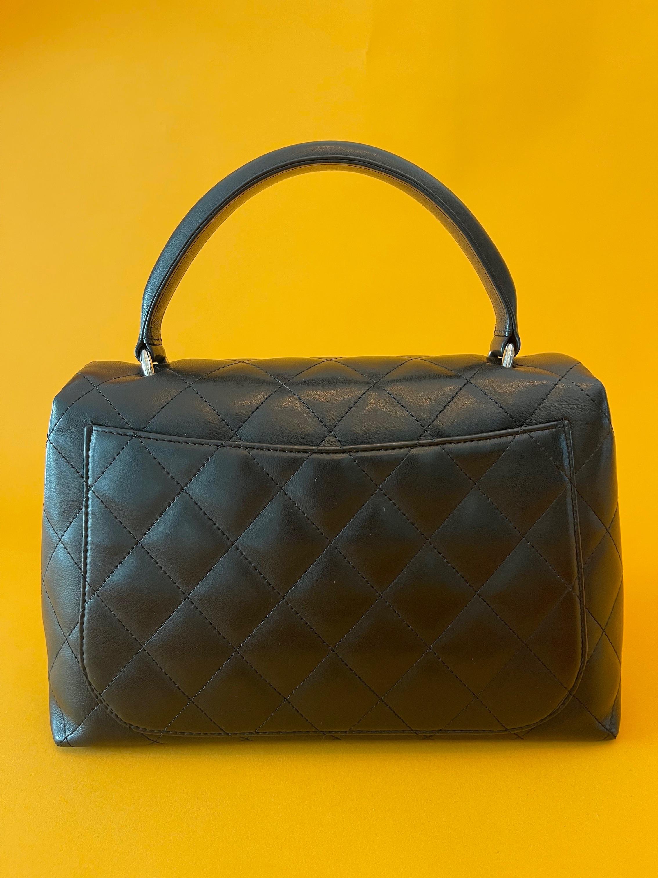 Vintage black leather quilted bag