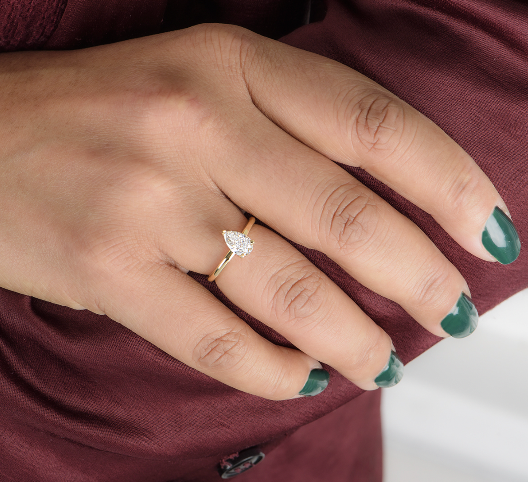 18kt Yellow Gold Pear Cut Diamond Engagement Ring - Size 53