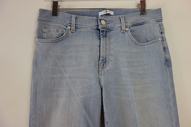 Mid-Wash Coral Bleach Denim Cropped Jeans
