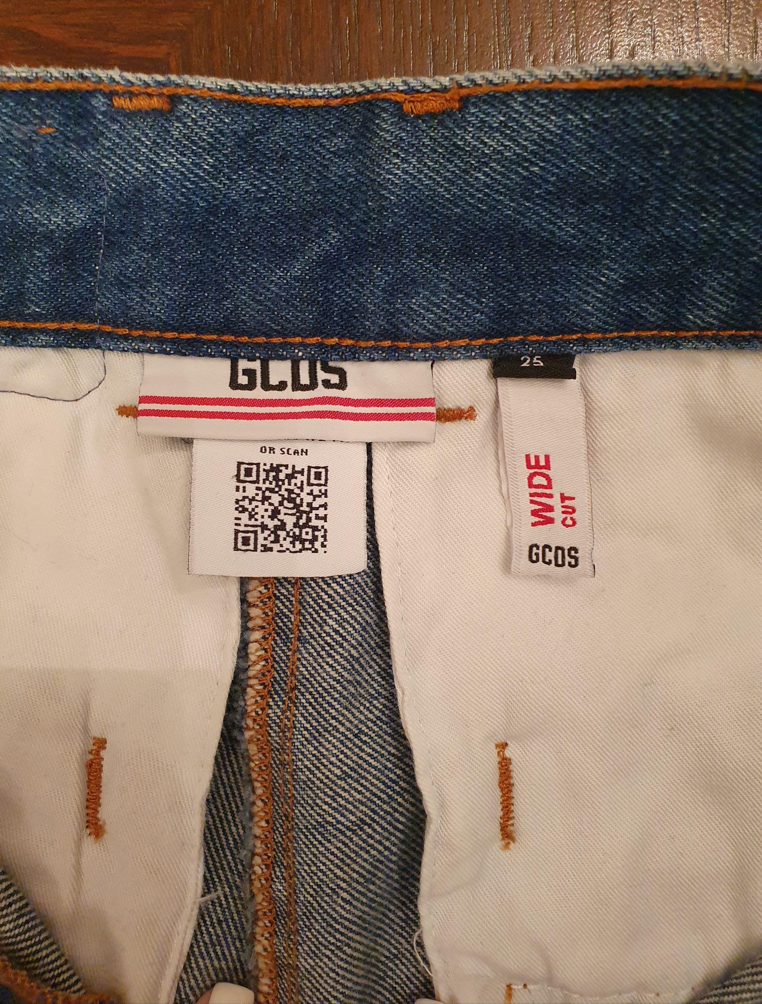 Mid-wash denim wide leg jeans