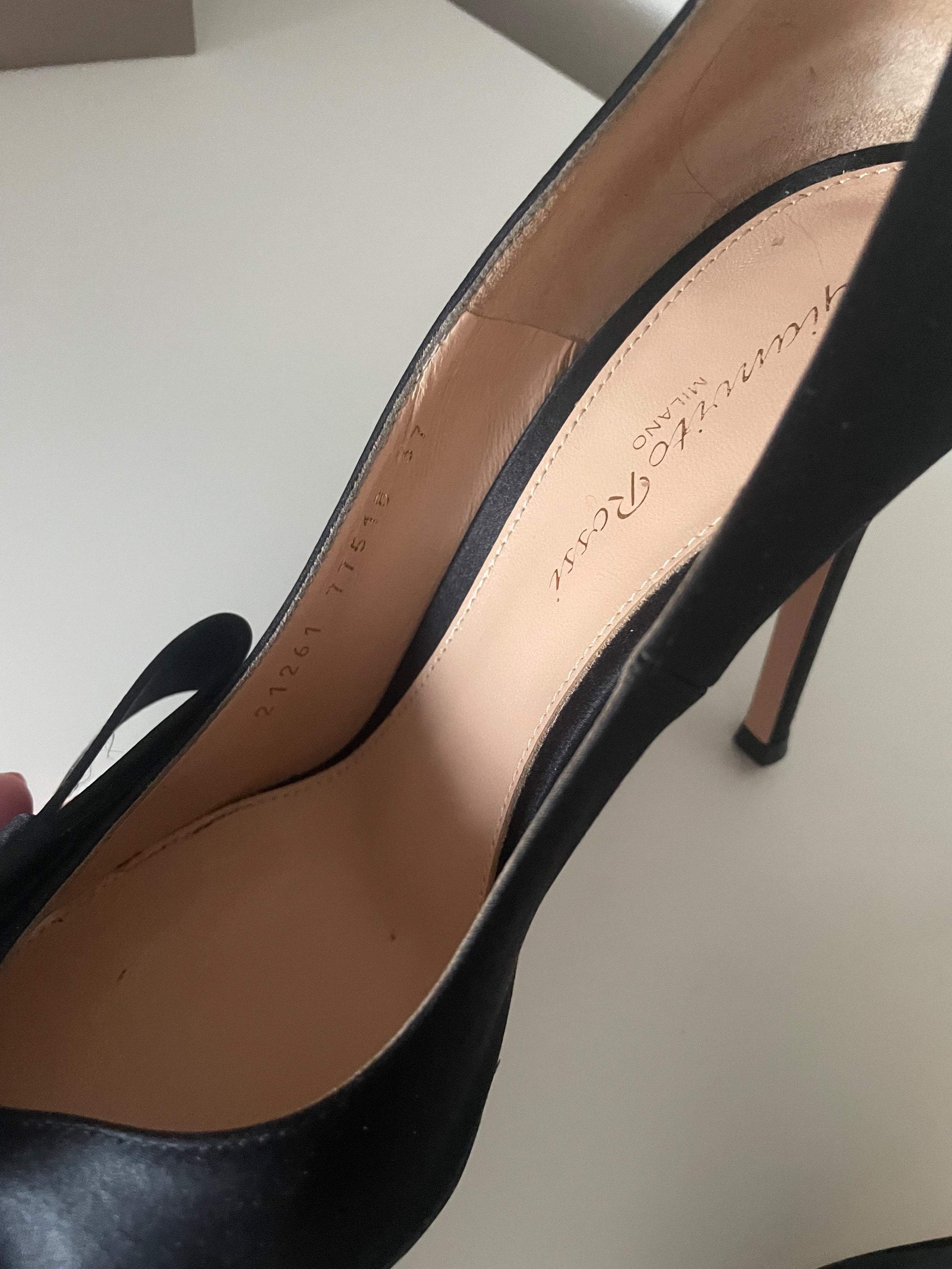 Gianvito Rossi Kyoto 100 Bow-embellished Satin Pumps