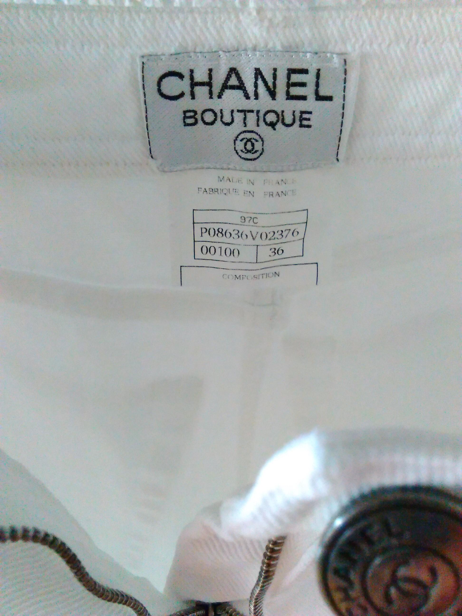Chanel Boutique White Capri Jeans