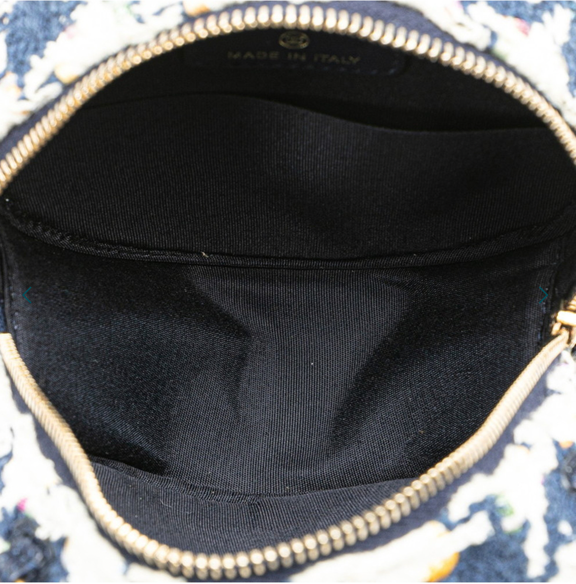 Chanel Navy and White 2020 Tweed 19 Round Clutch With Chain