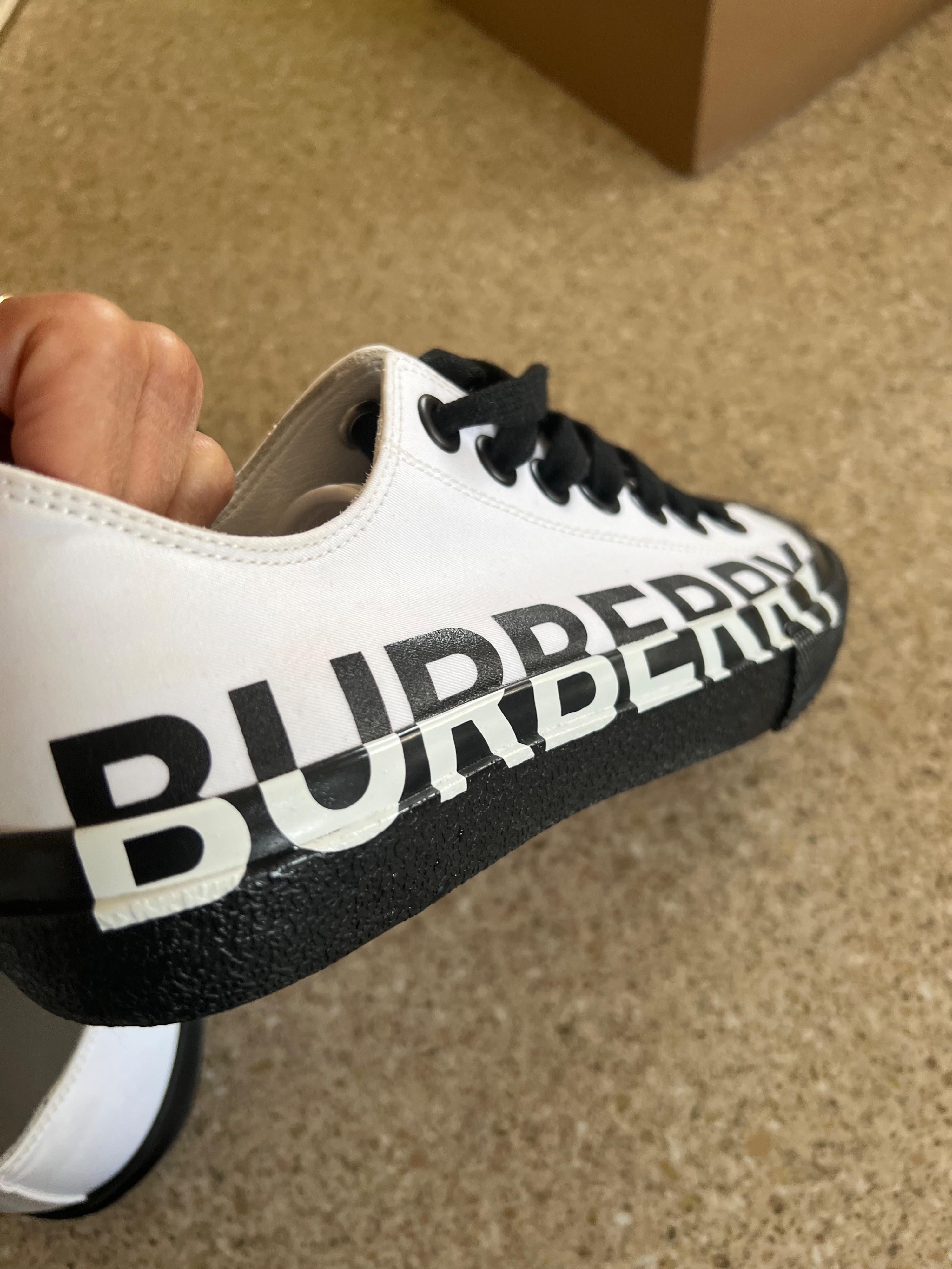 Burberry Larkhall Logo Low Trainers