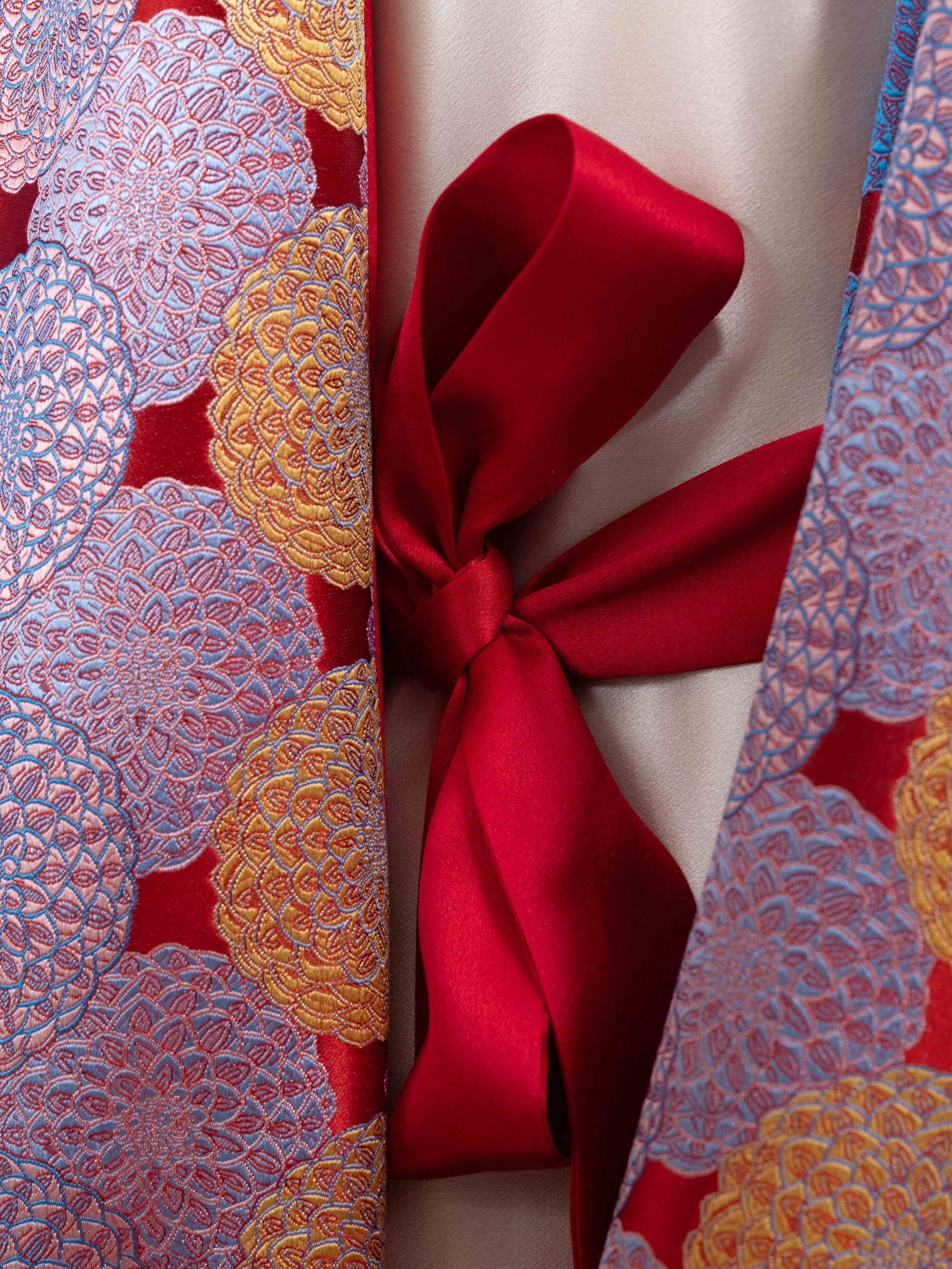 Daniel Hanson Red Dahlia Silk Jacquard Robe