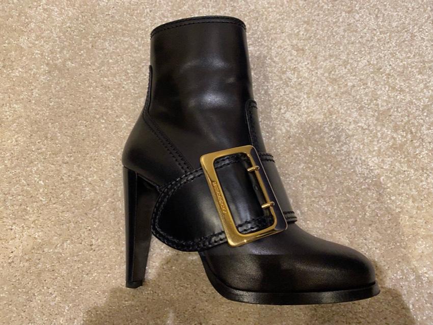 Burberry Portesham Buckle 110mm Pumps