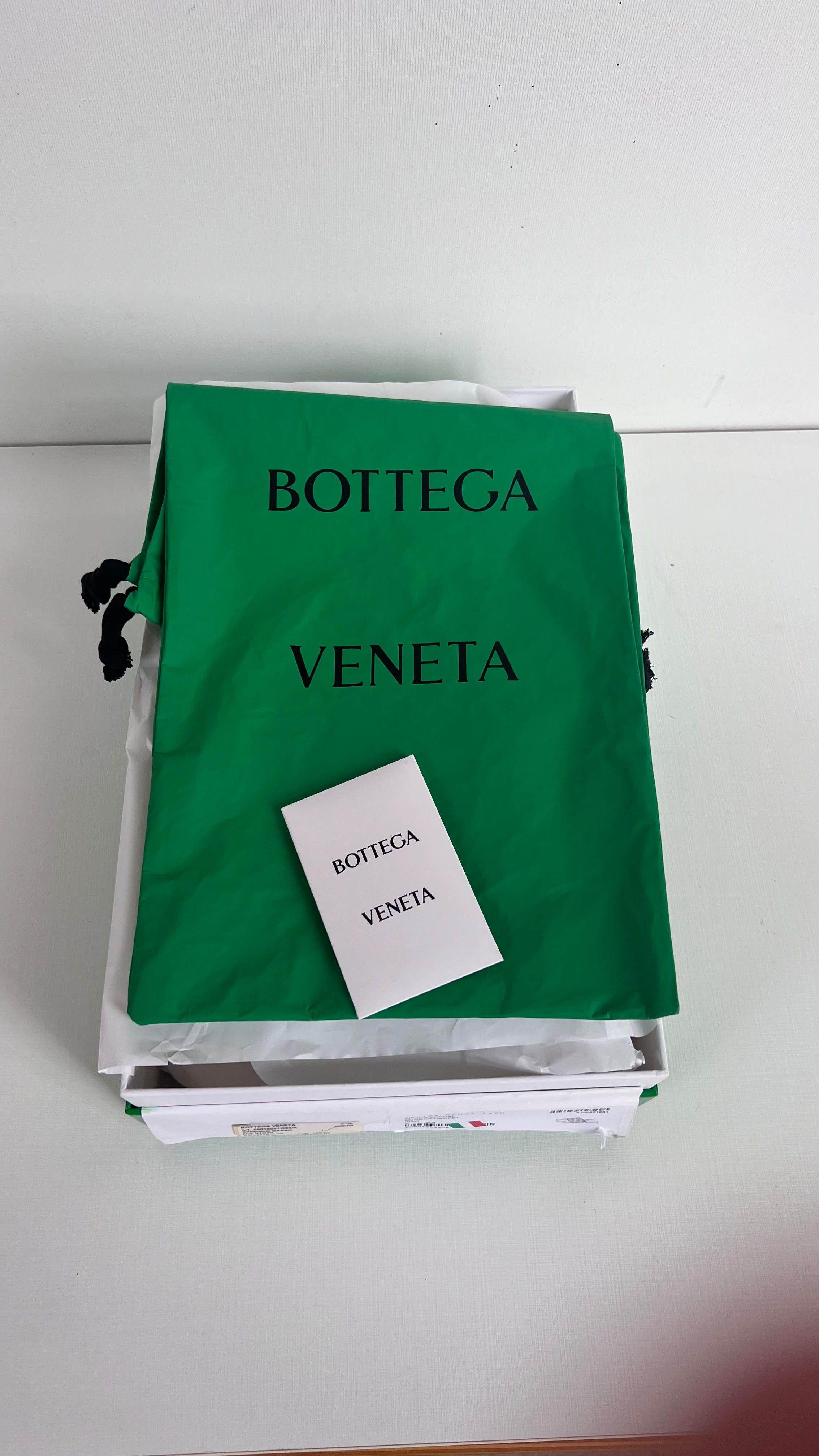 Bottega Veneta Kiwi Rubber Carpet Pool Slides