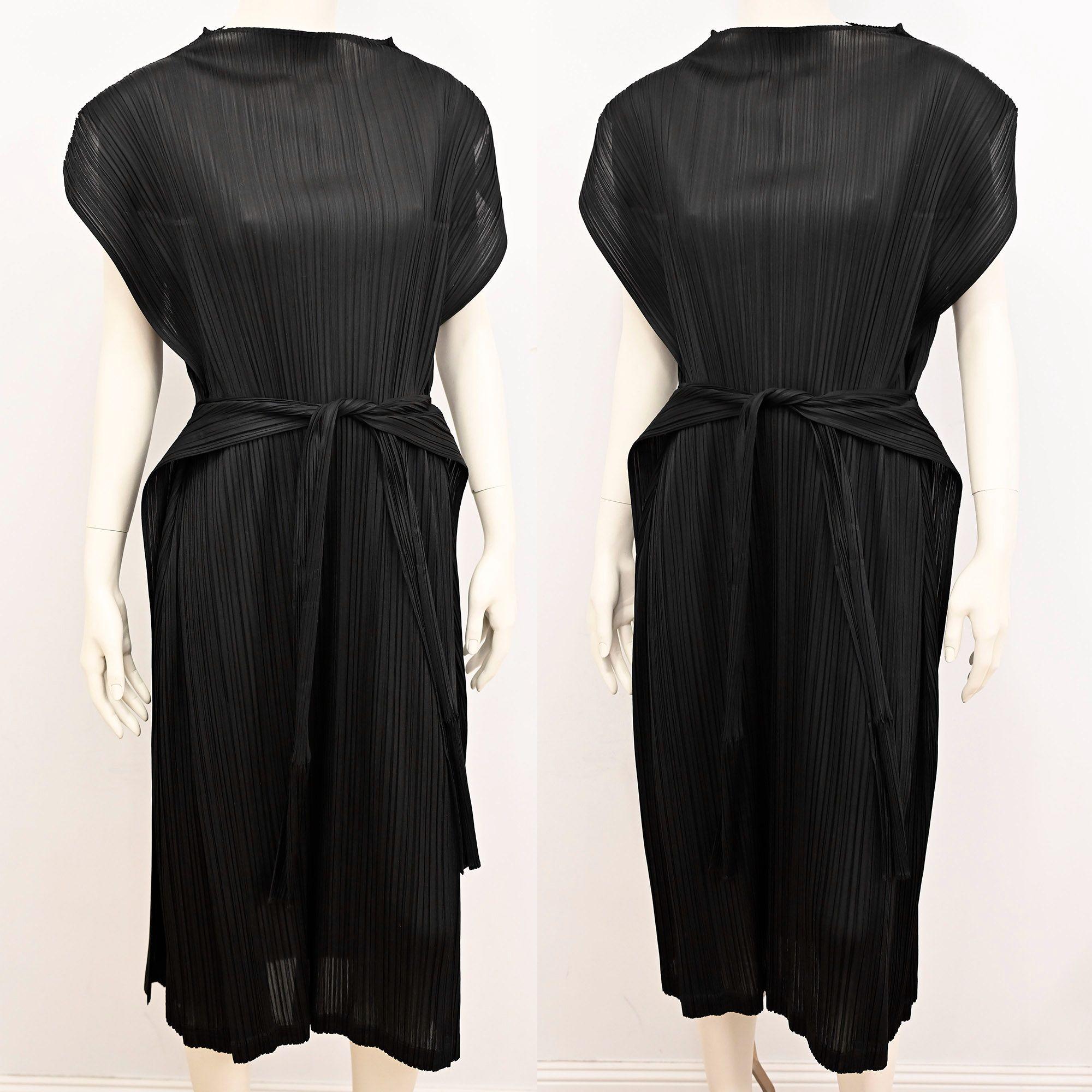 Black Pleats Please Confetti Bits Mock Neck dress