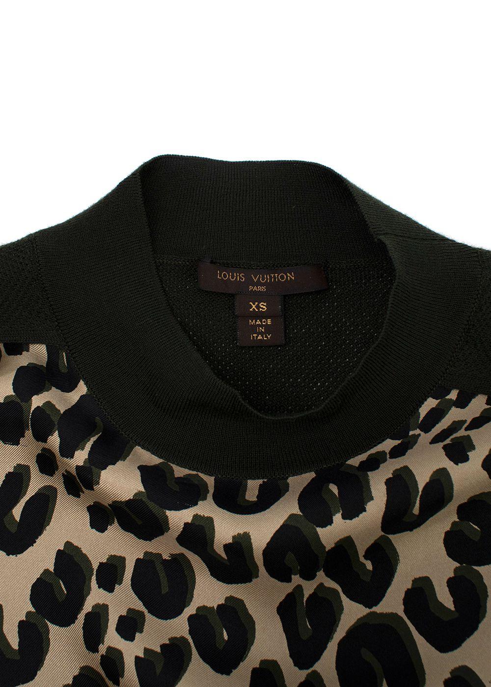 green/Leo print turtleneck