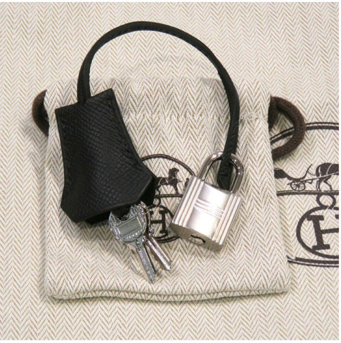 Hermès Kelly 25 Black Epsom With Silver Hardware