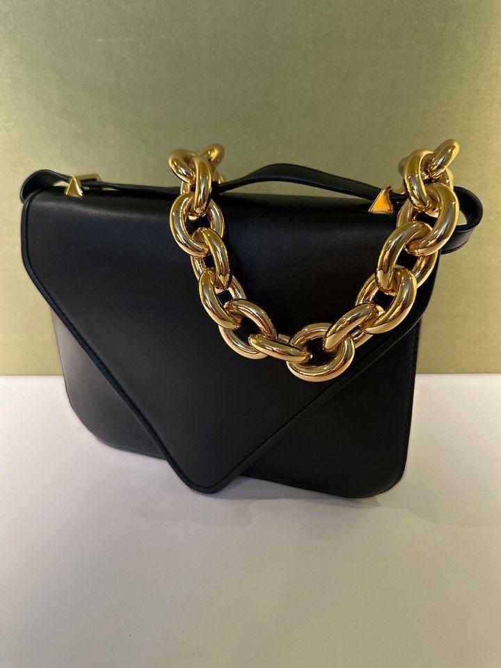 Bottega Veneta Black Leather Mount Cross Body Bag