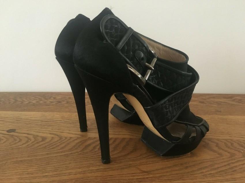 Nicholas Kirkwood Caged Leather Booties