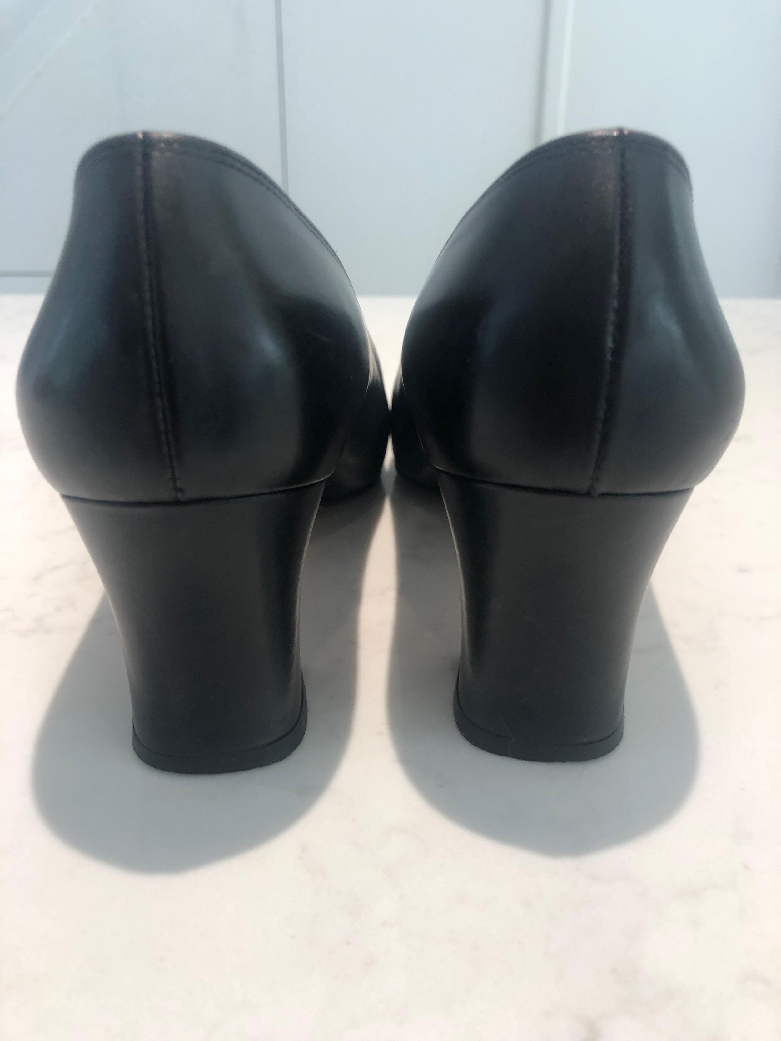 Black Leather Fizzy Pumps