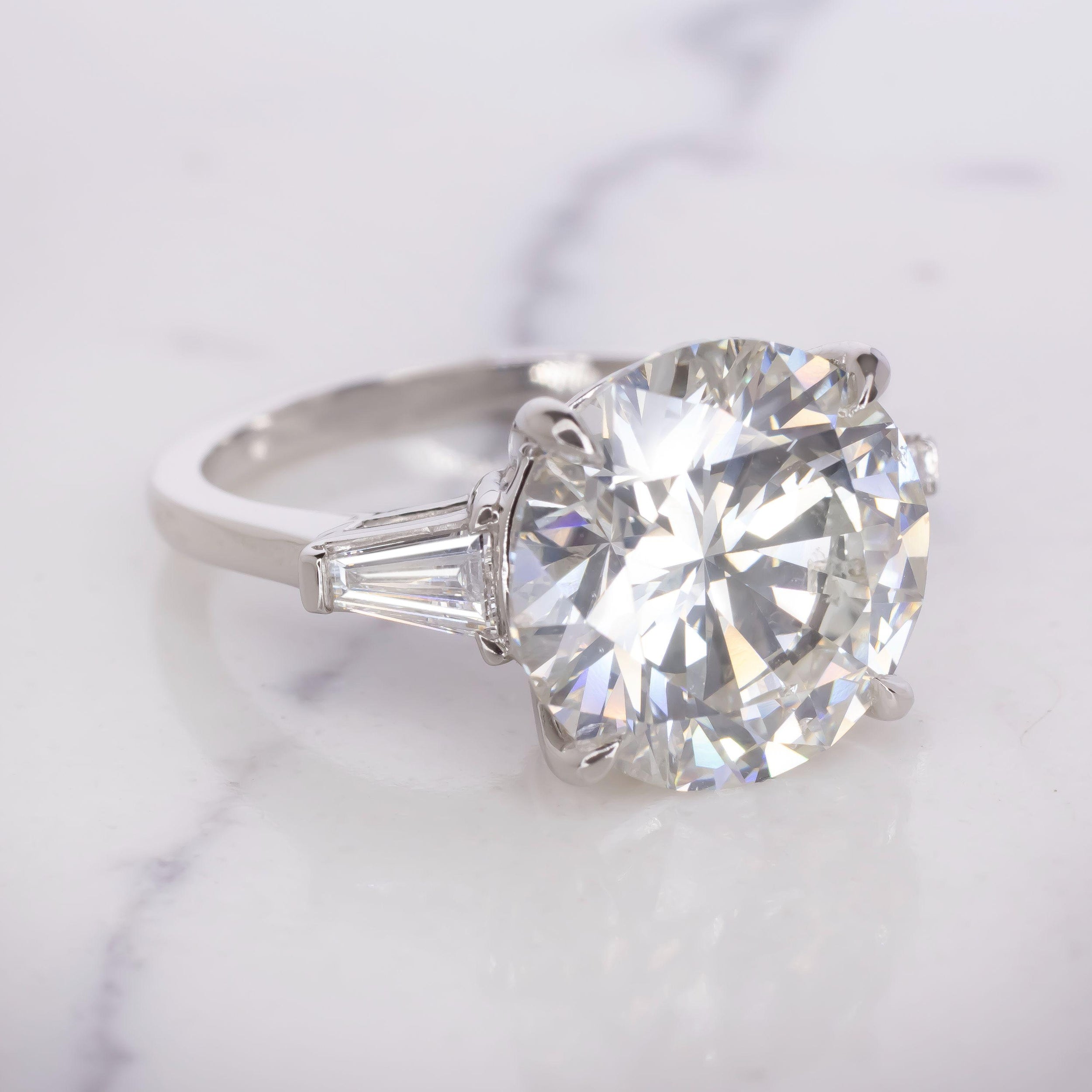 Verde 5ct IGI Lab-grown Round Cut VS2 Diamond Ring