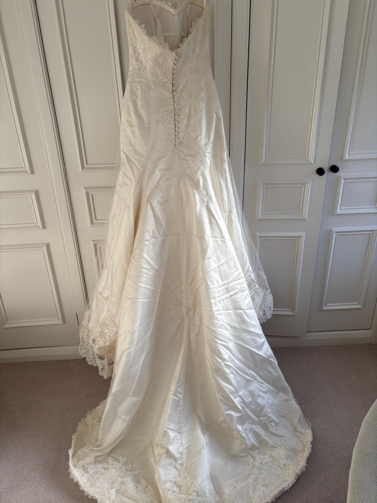 Phillipa Lepley Custom Made Wedding Dress